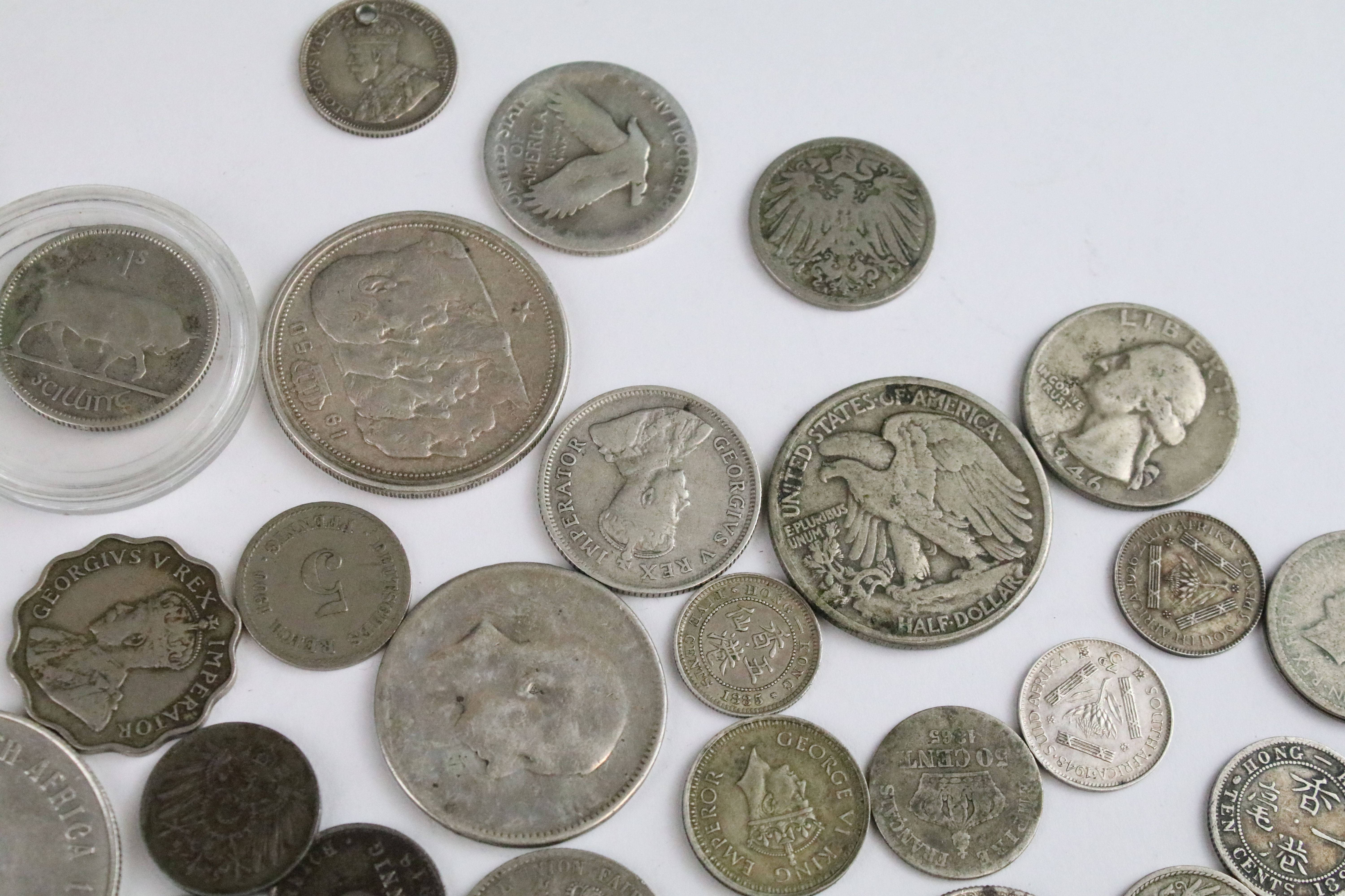 A collection of circulated world silver coins to include United States, German and India examples. - Bild 9 aus 9