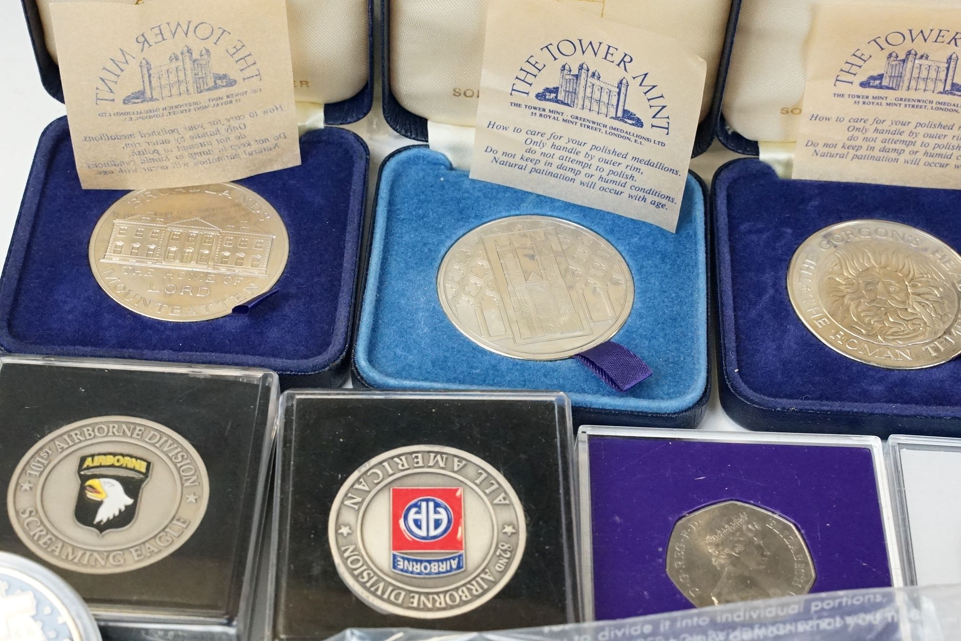 A collection of British coins to include some pre decimal silver and collectable decimal 50p and £ - Image 5 of 12