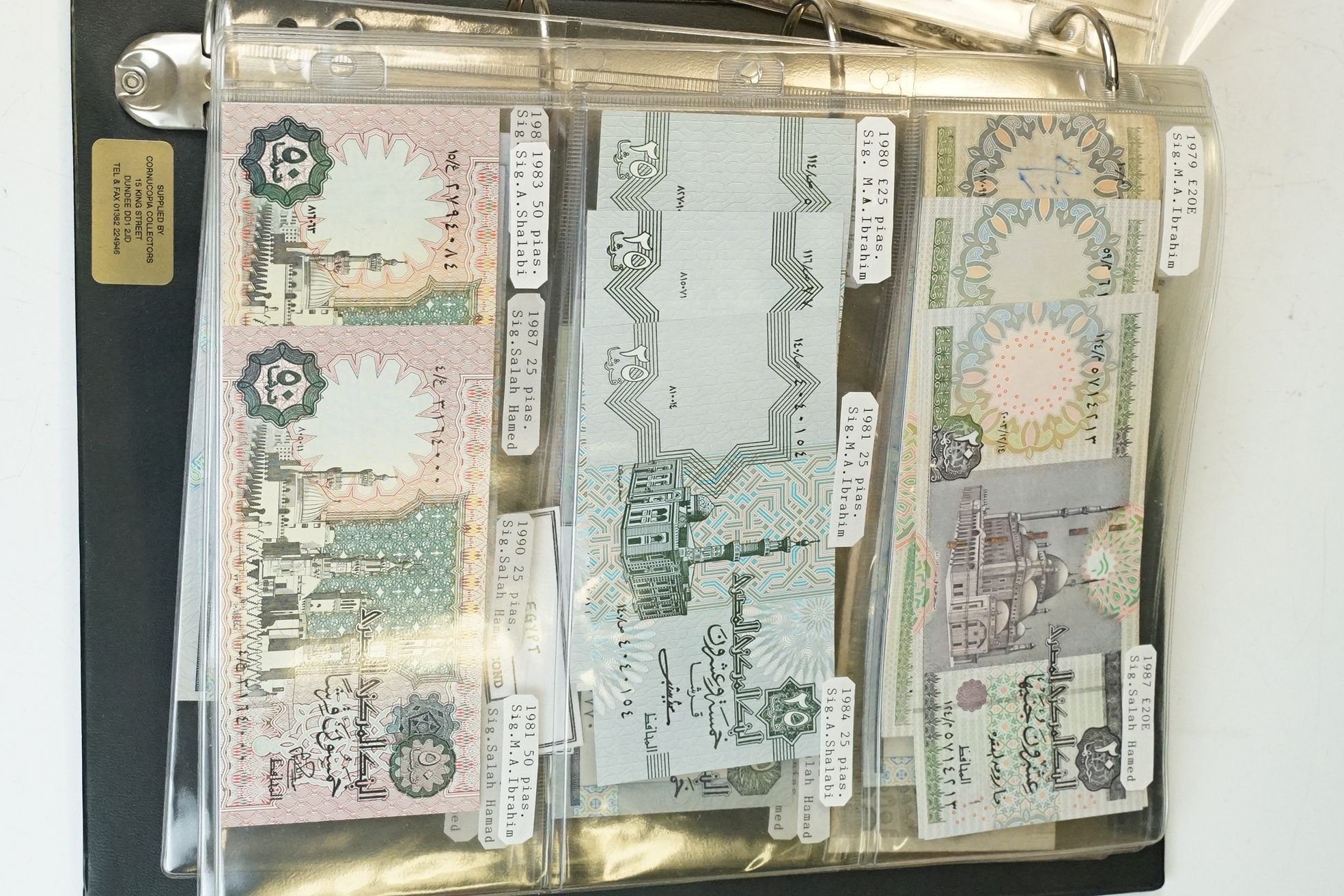 A large collection of British and world banknotes contained within two folders to include a - Bild 5 aus 20