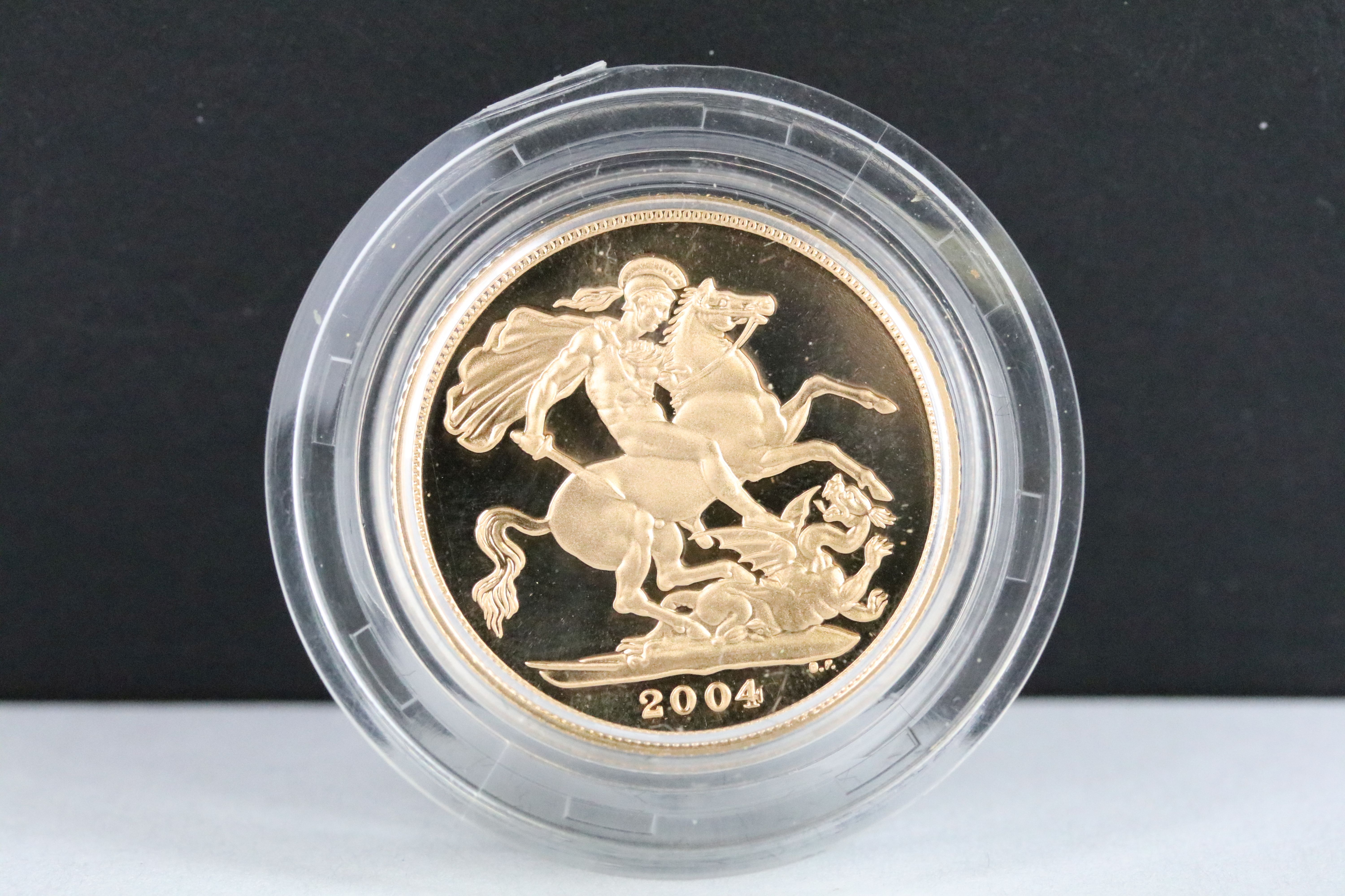 A British Royal Mint Queen Elizabeth II proof 2004 gold full sovereign coin encapsulated within - Bild 2 aus 4