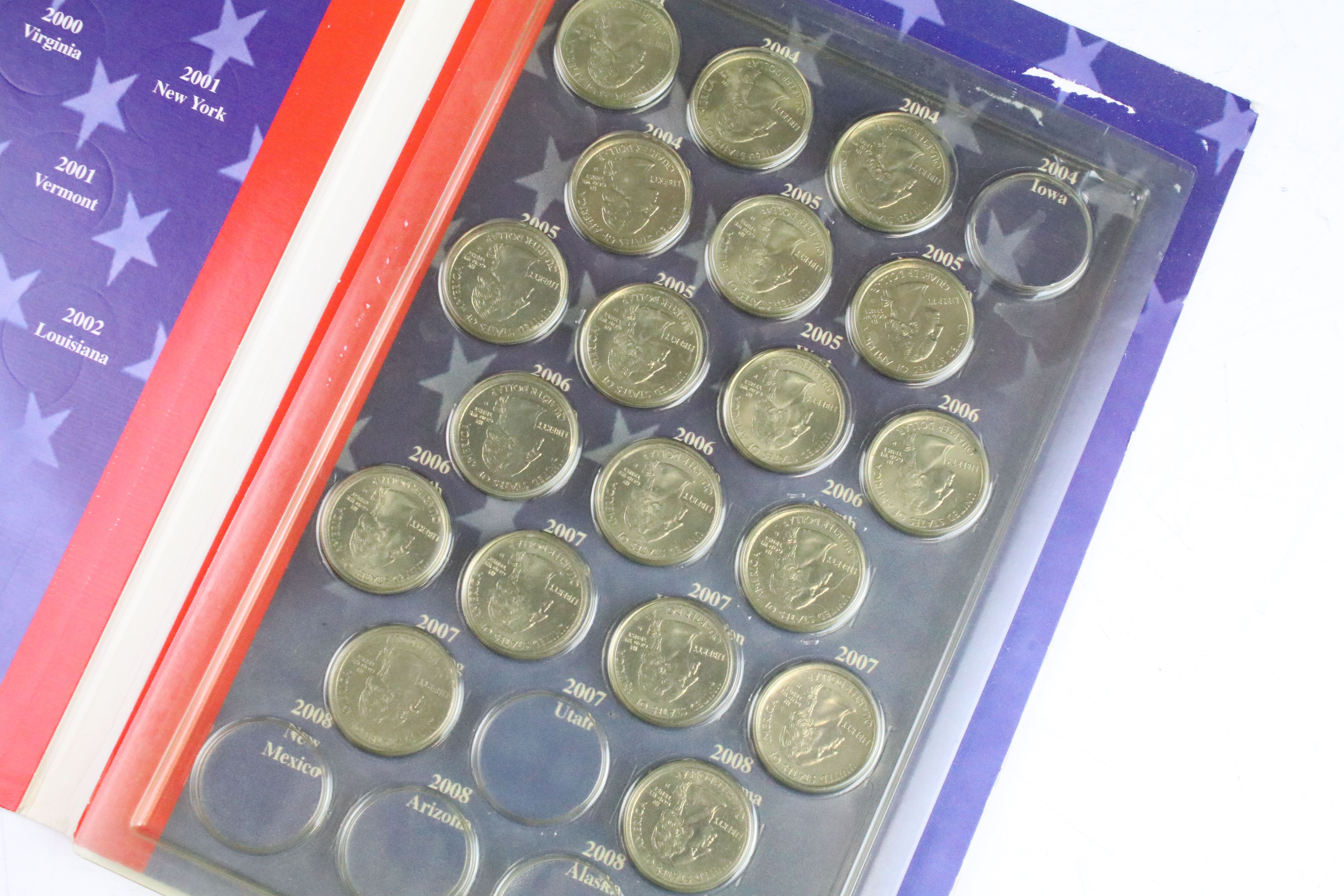 A small collection of United States of America coins to include uncirculated examples together - Bild 6 aus 16