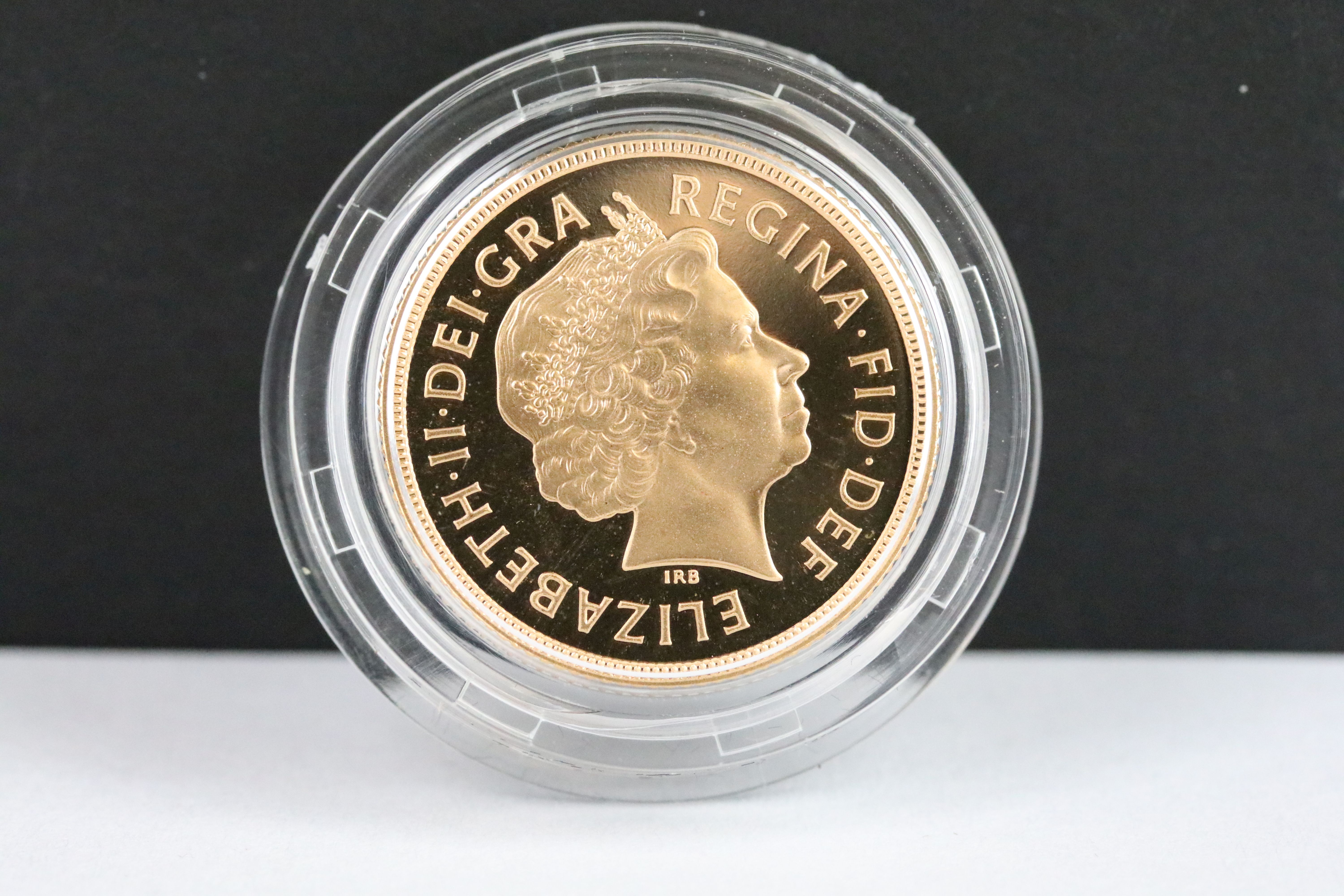 A British Royal Mint Queen Elizabeth II proof 2002 gold full sovereign coin encapsulated within - Bild 3 aus 4