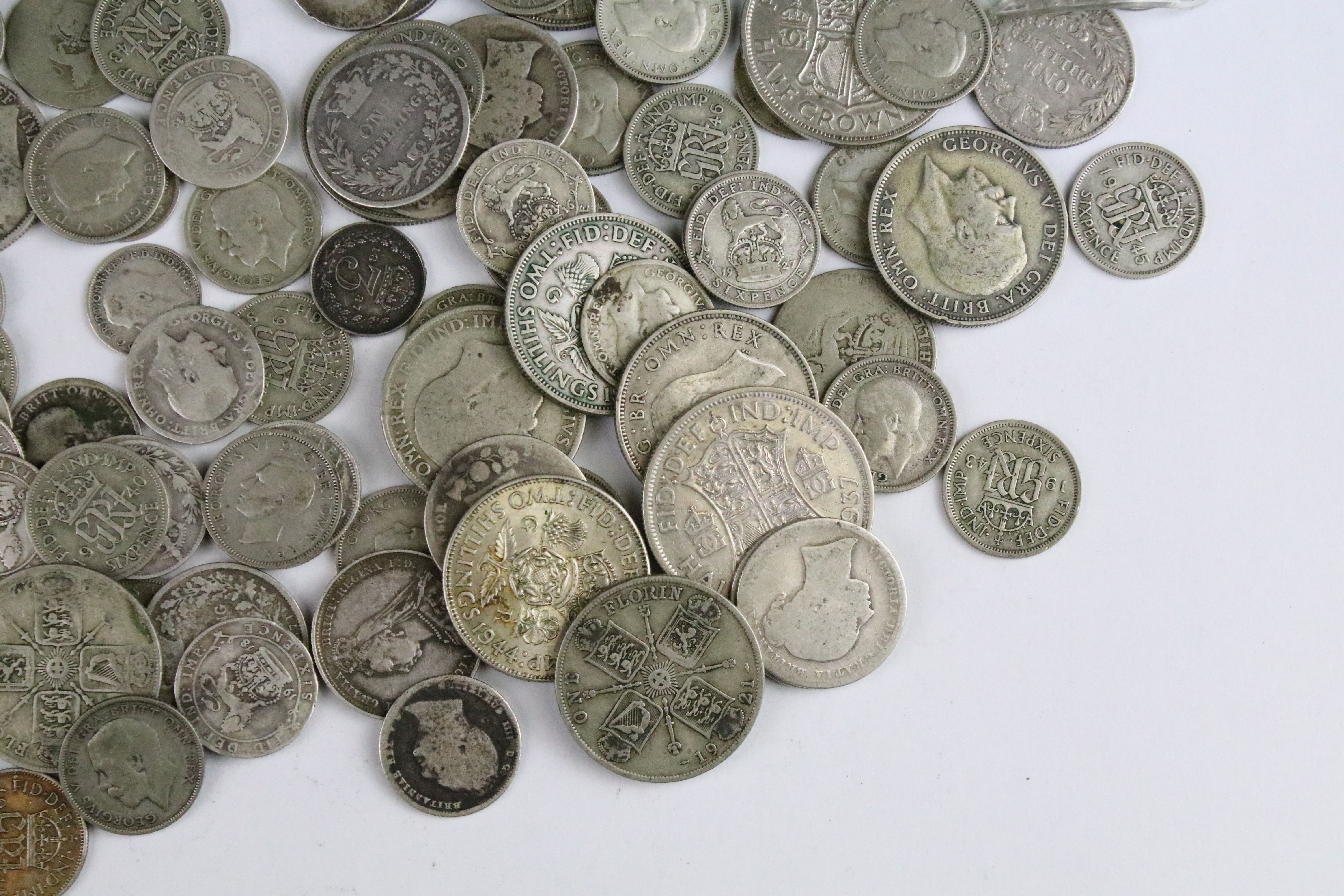 A collection of British pre decimal pre 1947 and pre 1920 silver coins to include a good selection - Image 2 of 8