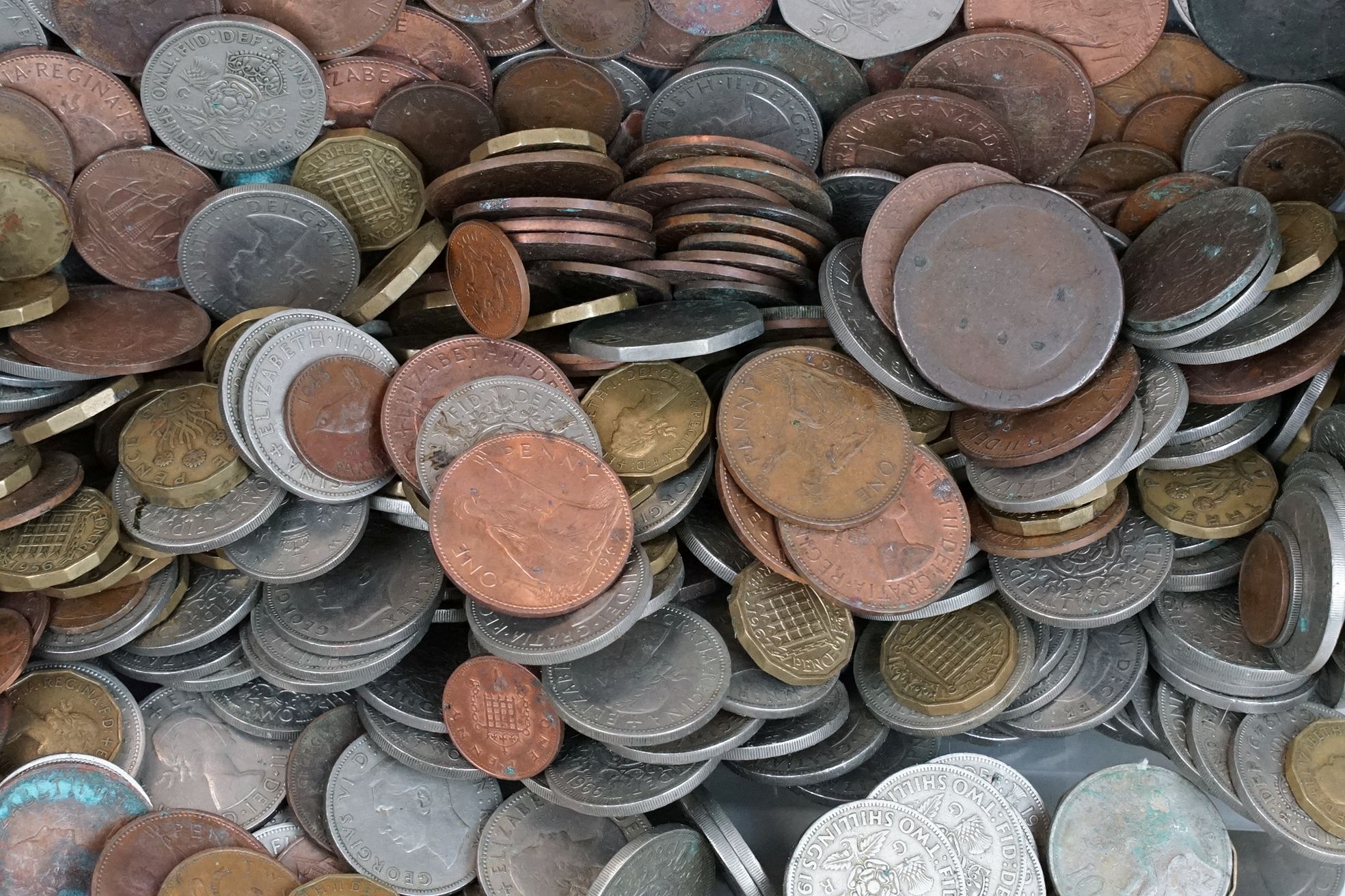 A large collection of British pre decimal coins to include half crowns, florins, sixpences, pennies, - Image 4 of 7