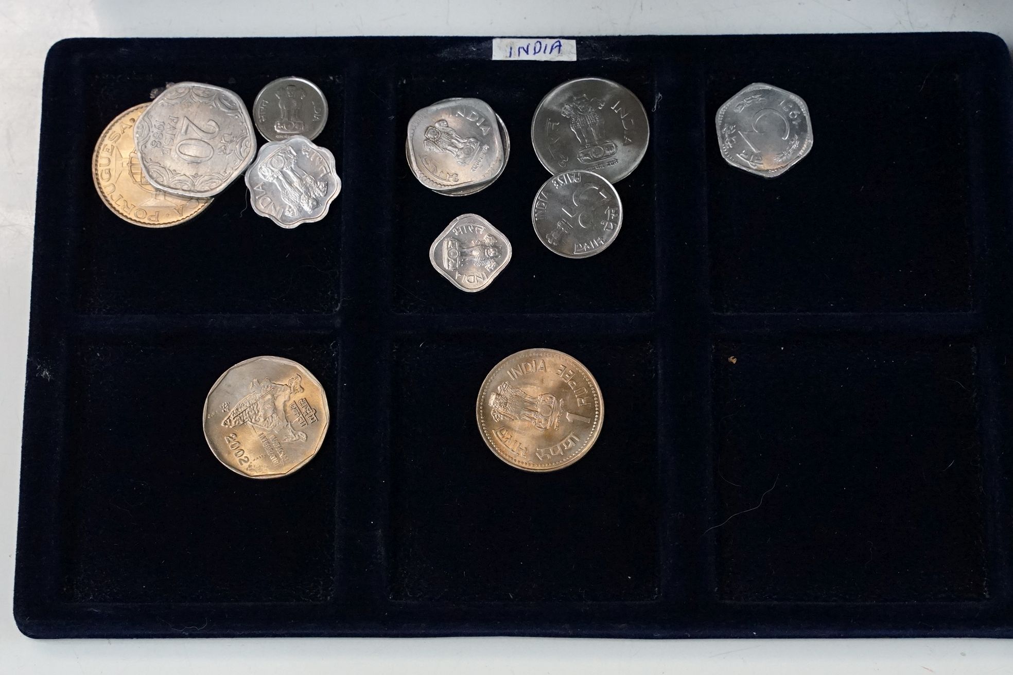 A collection of British and World circulated coins together with a selection of collectors coins - Bild 3 aus 9