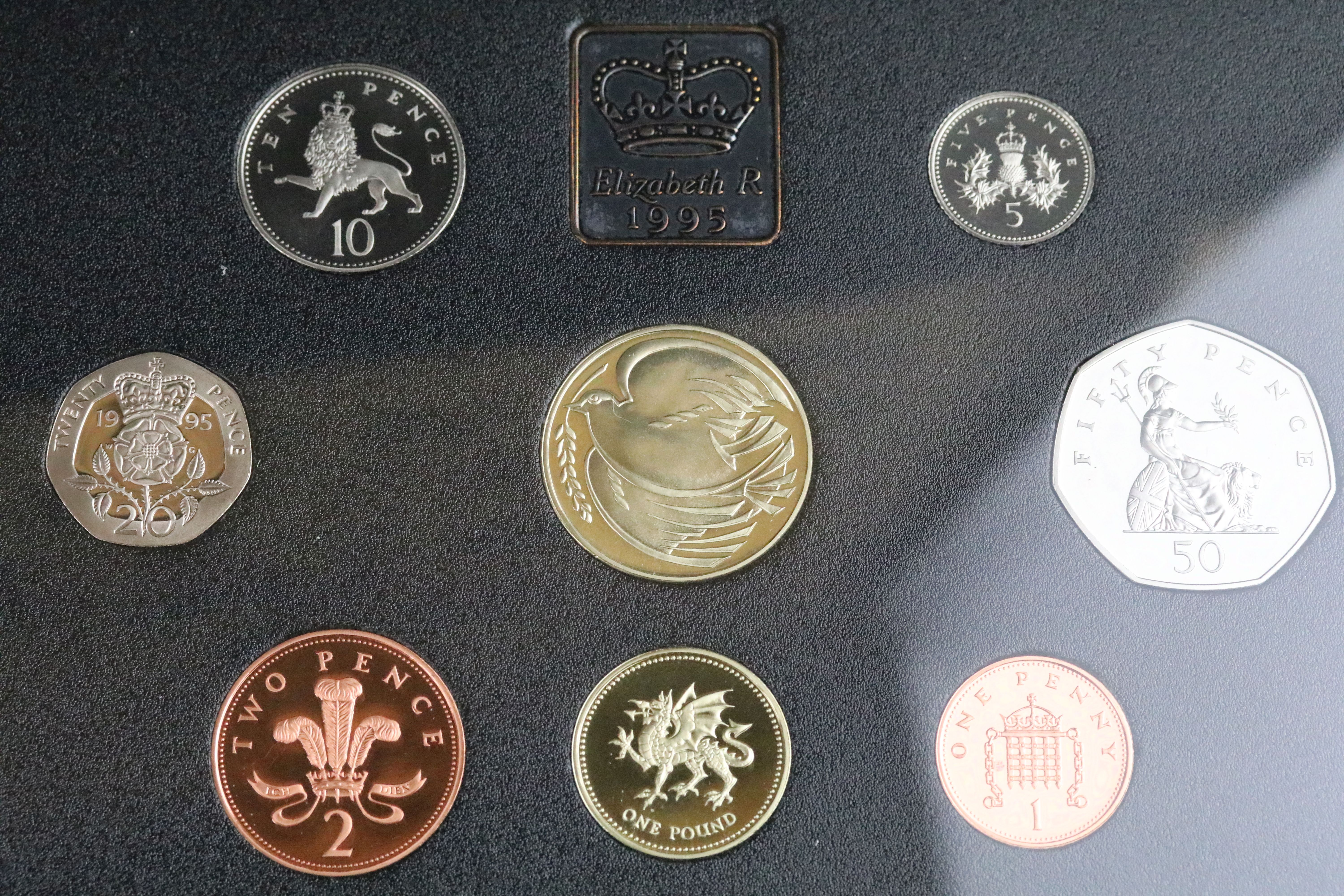 A collection of eight United Kingdom Royal Mint proof year sets to include 1992, 1998, 1989, 1988, - Image 8 of 9