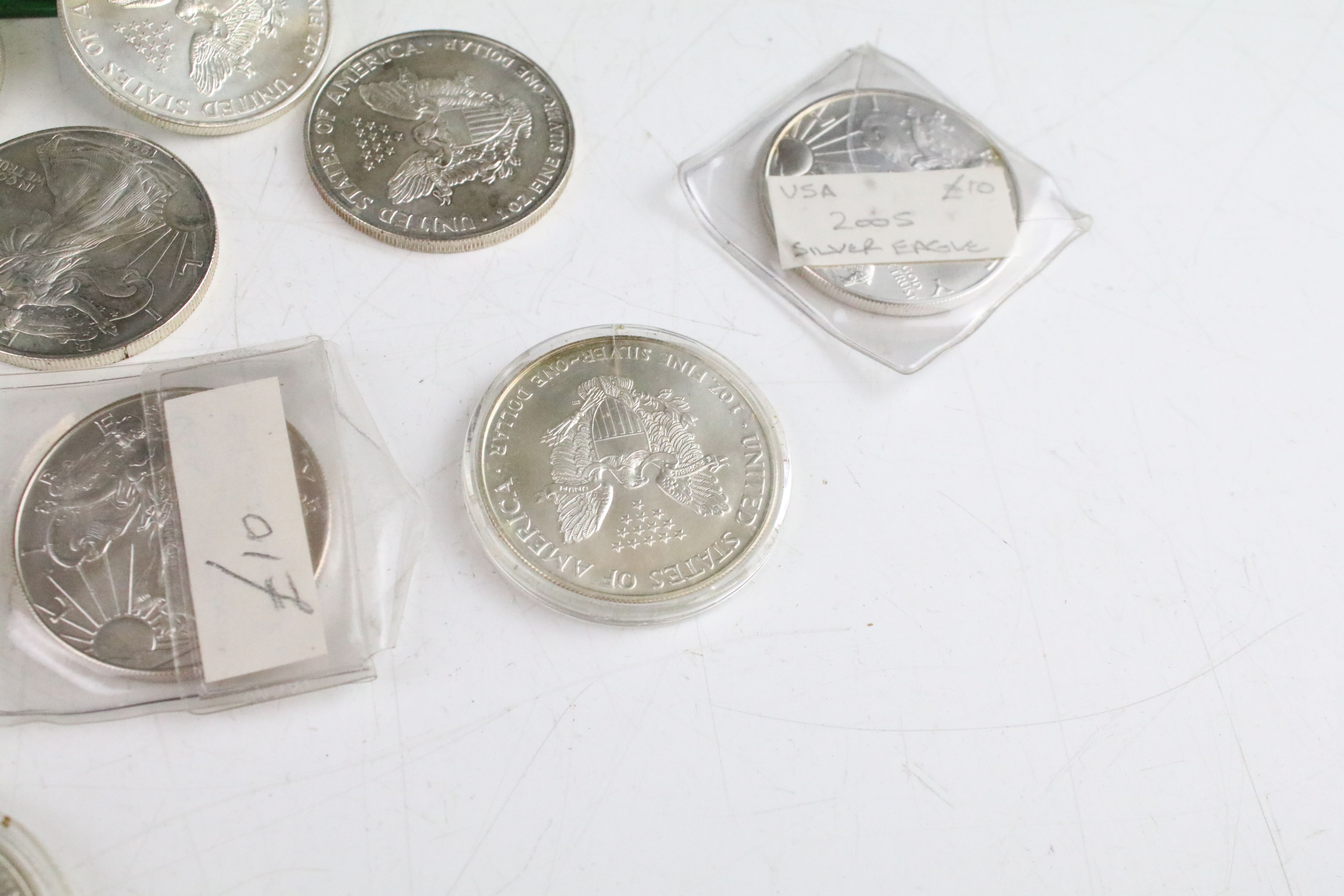 A collection of eighteen United States of America fine silver dollar coins to include proof - Image 2 of 7