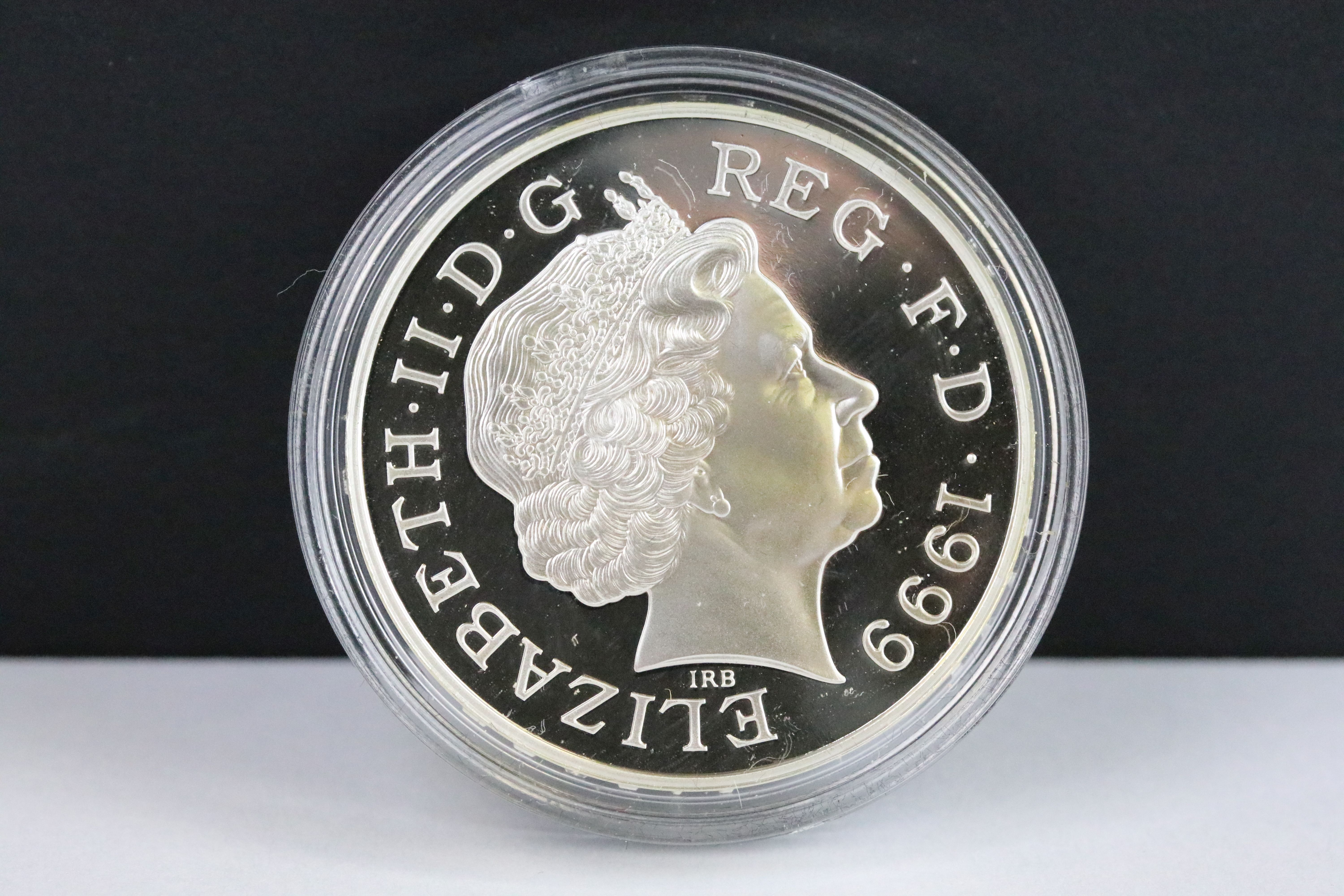 A United Kingdom Royal Mint silver proof Piedfort 1988 £1 coin together with a 2000 silver proof £ - Image 4 of 9