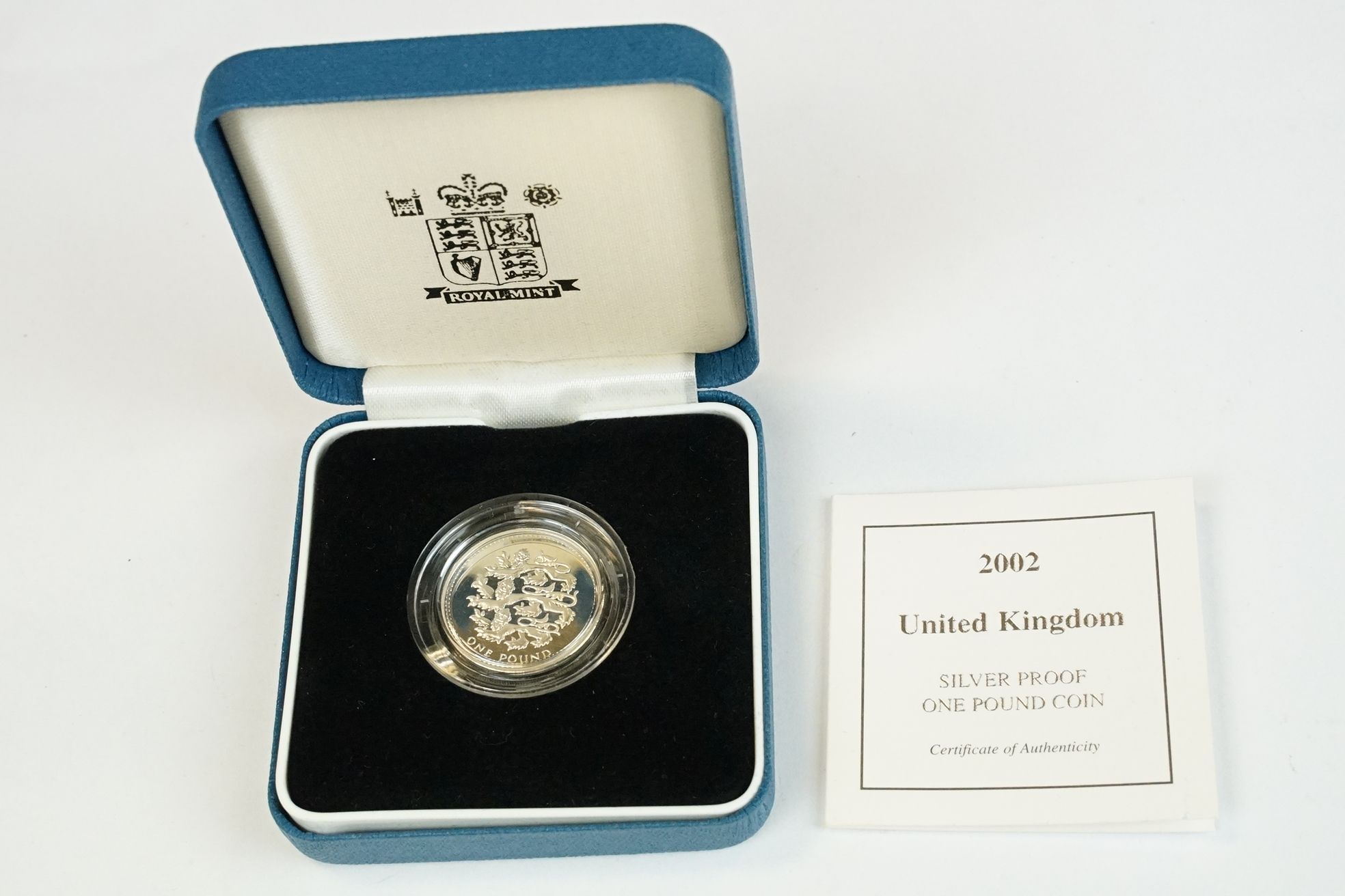 A collection of four Royal Mint silver proof £1 coins to include 2002, 2003, 1989 and 1984 examples, - Bild 2 aus 13