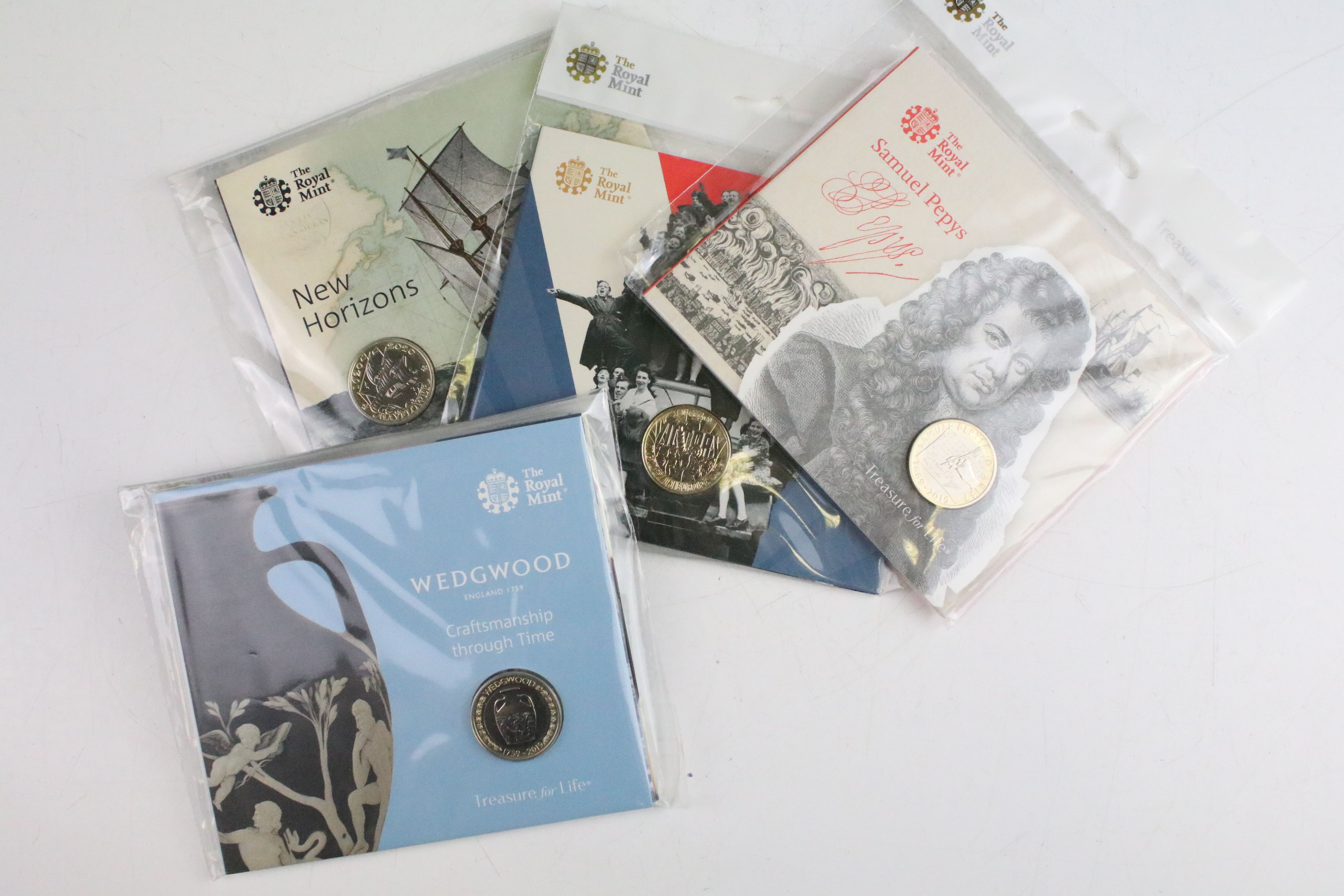 A collection of Fifteen Royal Mint uncirculated collectors £2 coin packs to include Agatha Christie, - Image 4 of 6