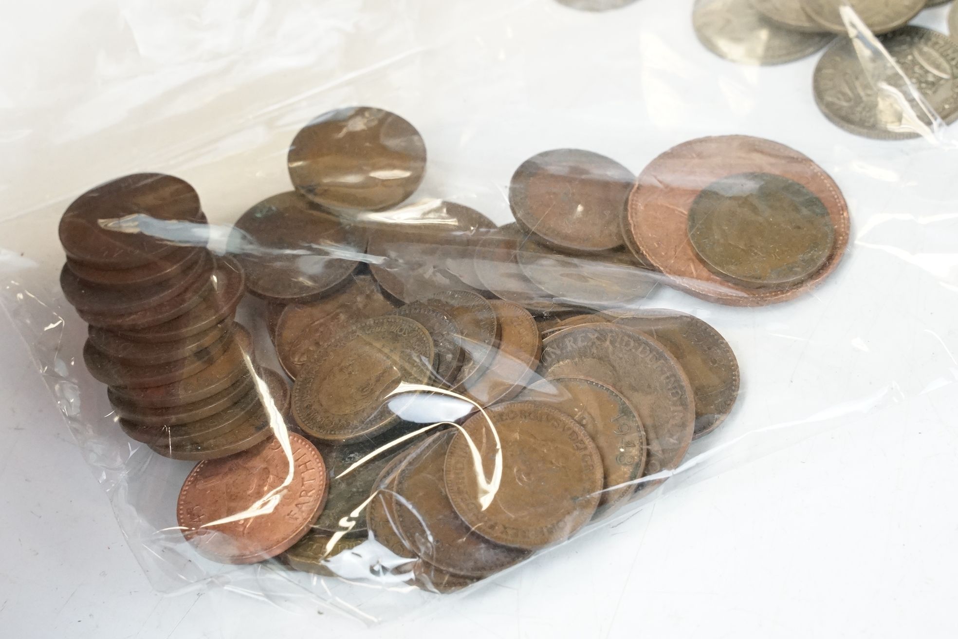 A collection of British decimal and pre decimal coins to include a good quantity of pre 1947 - Bild 4 aus 7