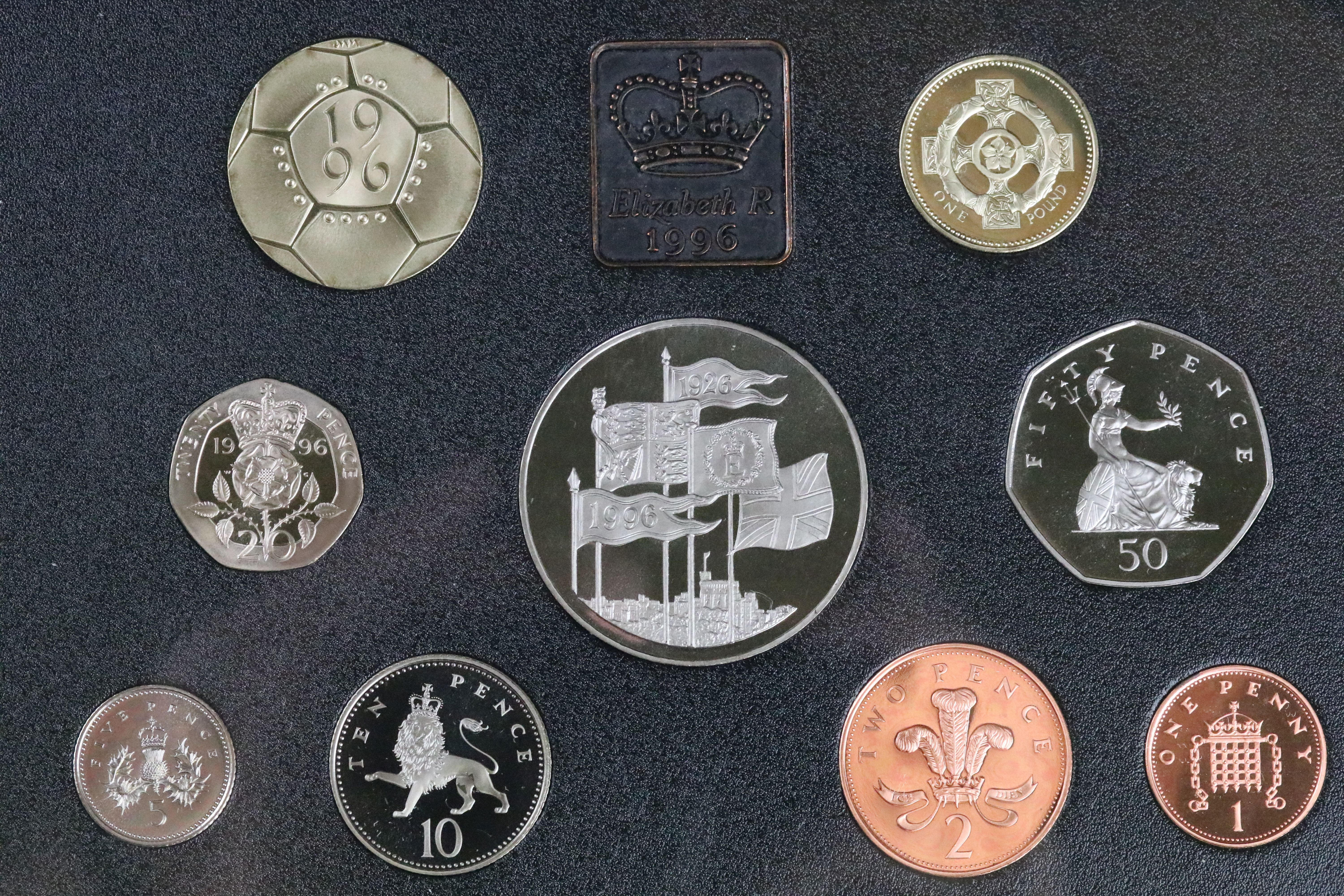 A collection of eight United Kingdom Royal Mint proof year sets to include 1992, 1998, 1989, 1988, - Image 7 of 9