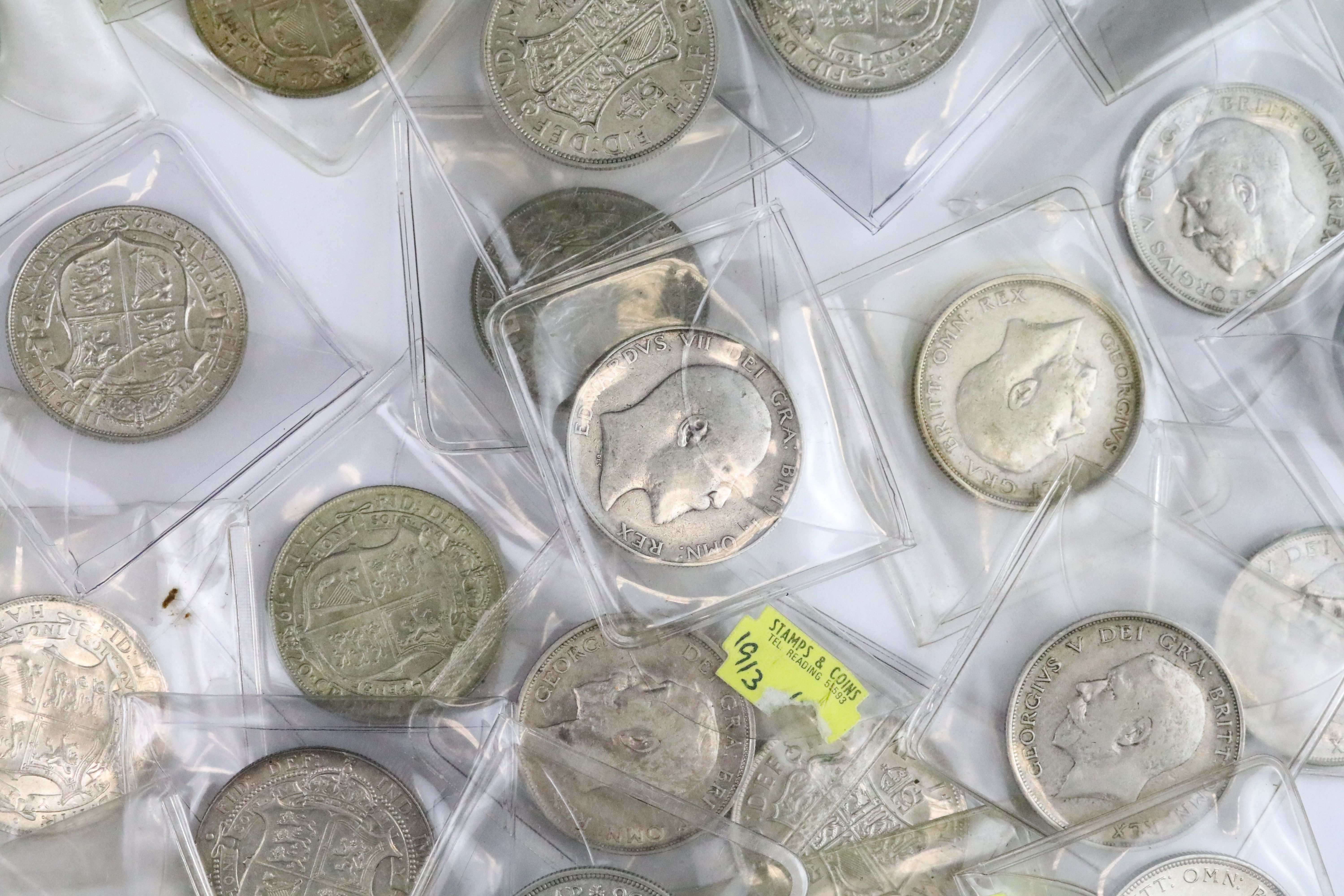 A collection of twenty nine British pre decimal silver half crown coins to include pre 1947 and - Bild 7 aus 7