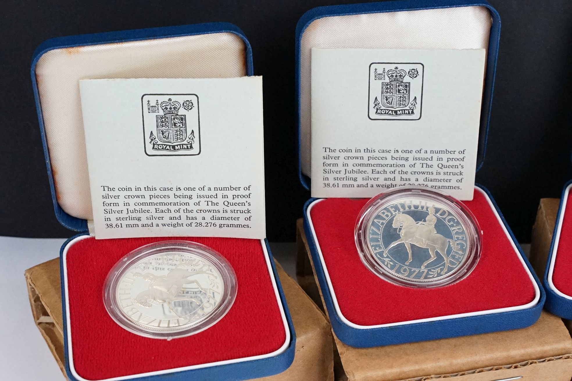 A collection of four silver proof coins to include three 1977 Queen's Silver Jubilee examples, all - Image 6 of 8