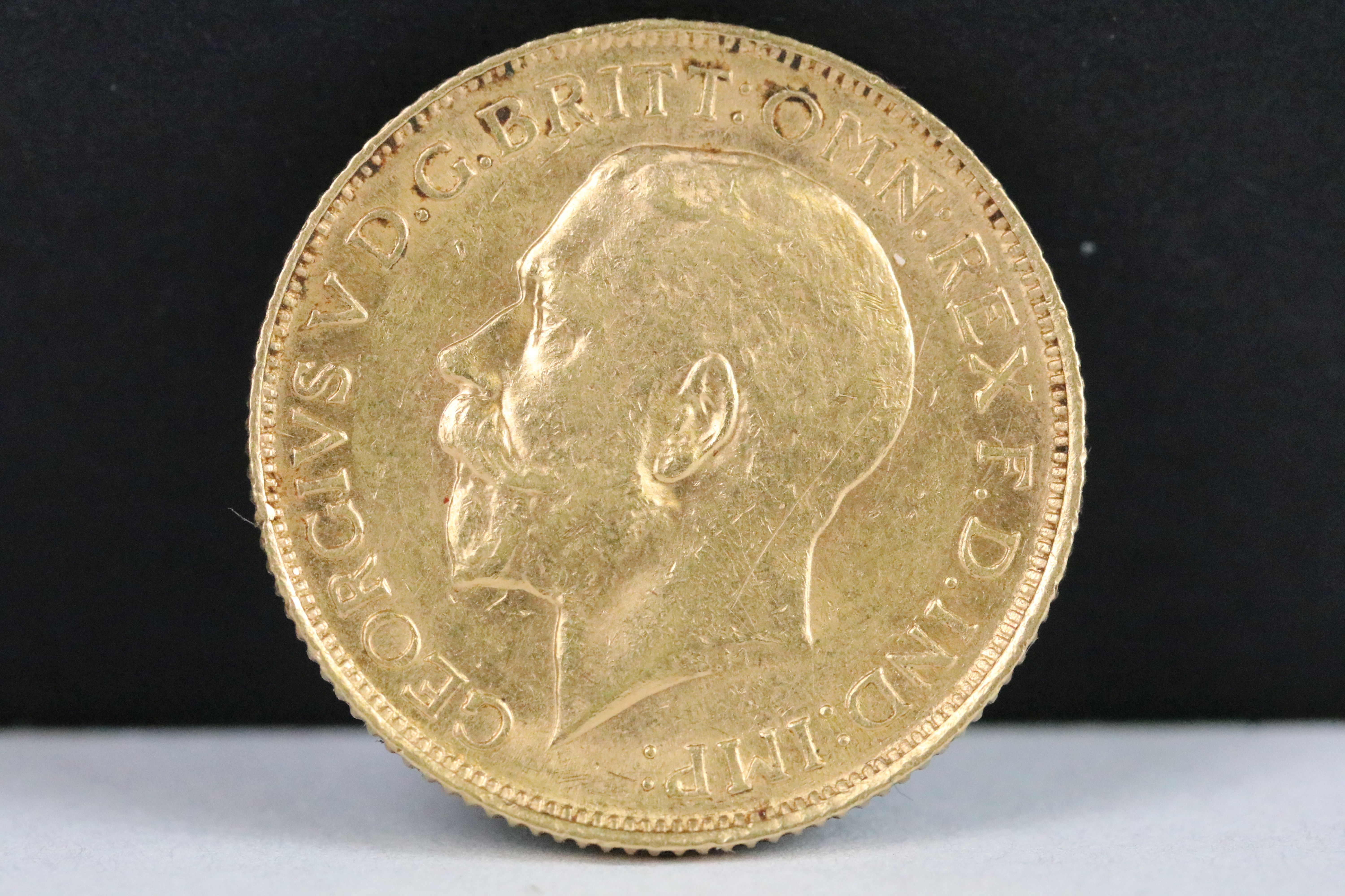 A British King George V 1912 full gold sovereign coin. - Bild 2 aus 3
