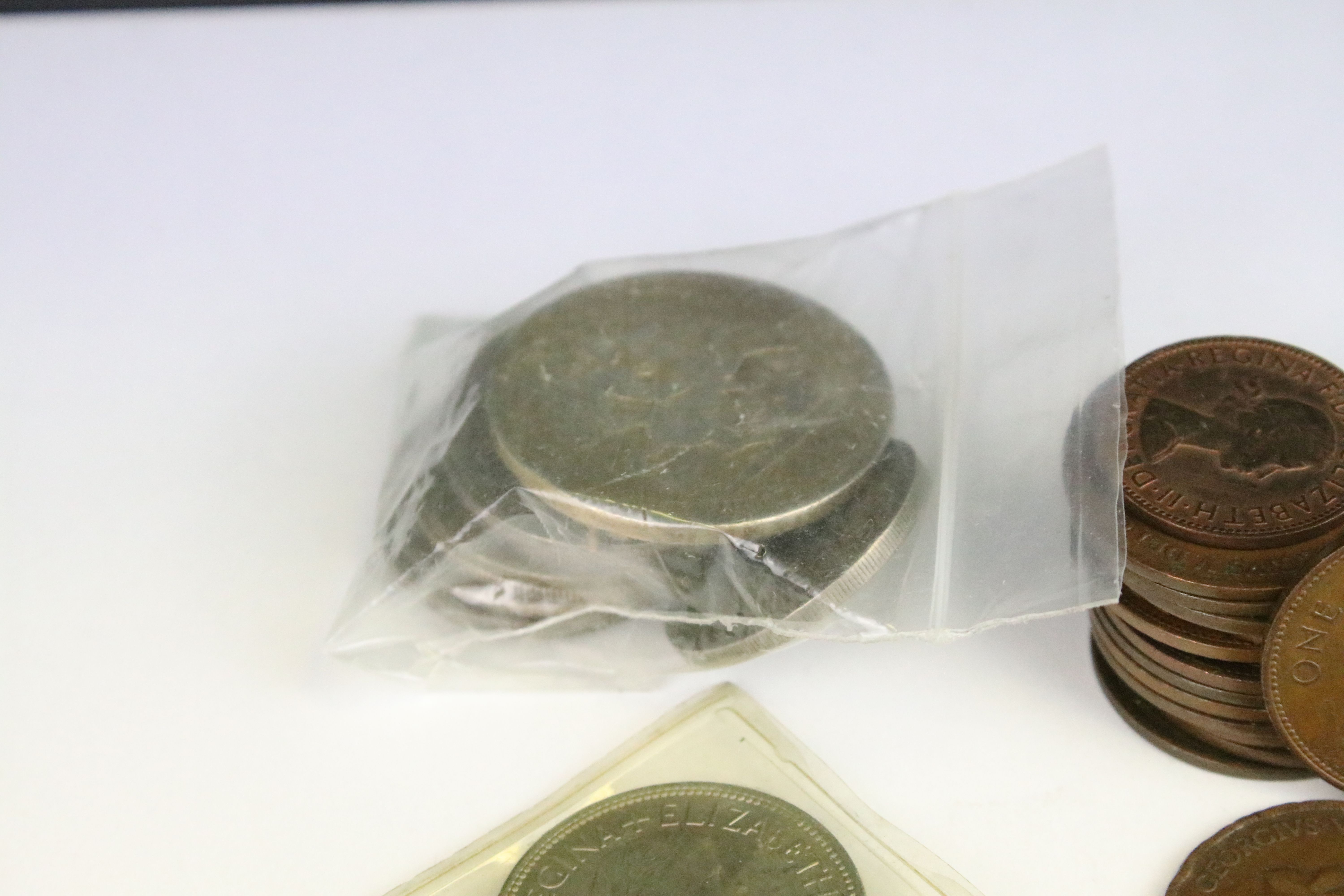 A small collection of British pre decimal coins to include silver crown and half crown examples. - Image 3 of 9