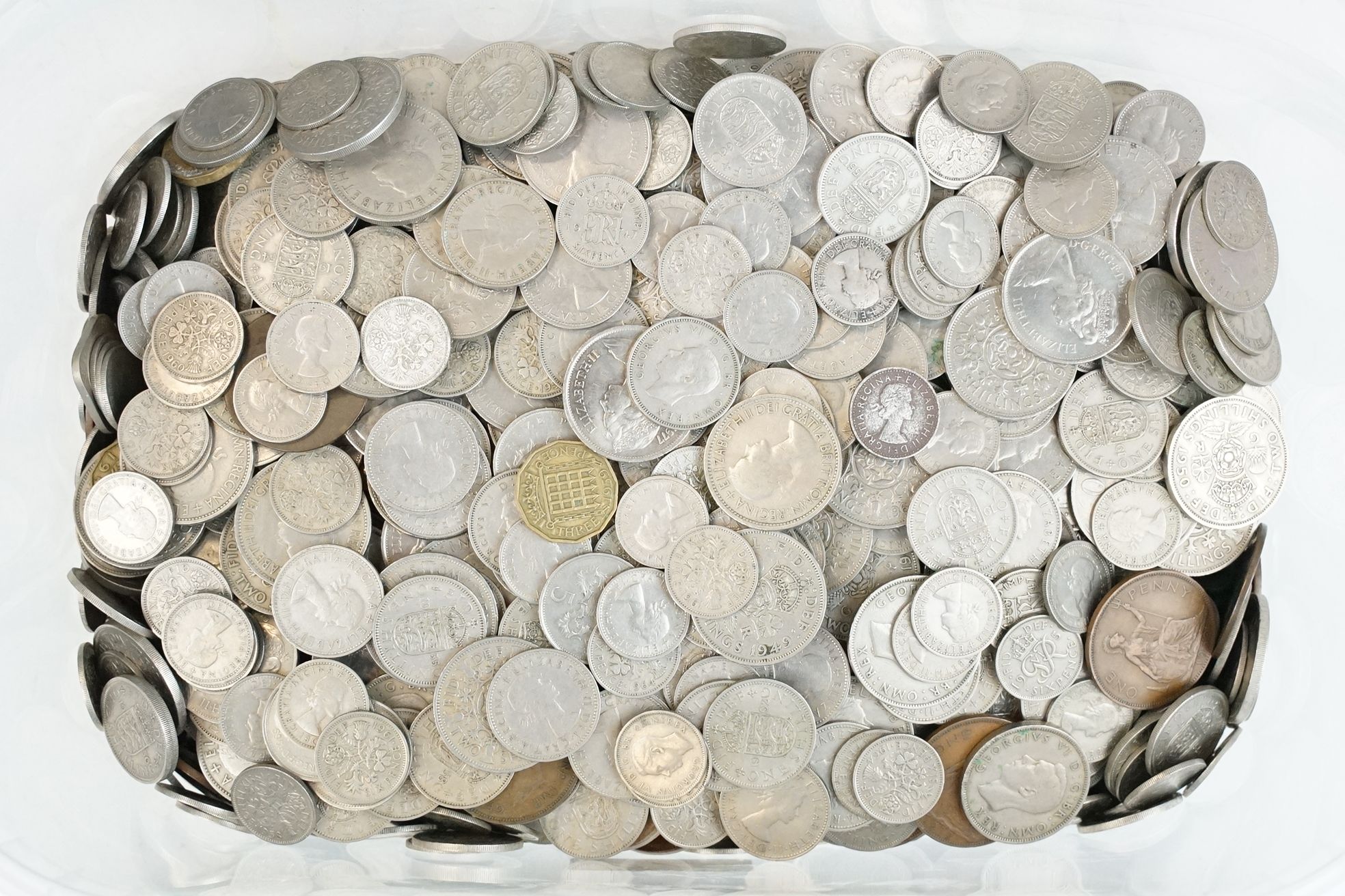 A large collection of British pre decimal coins to include pennies, half pennies, sixpences, - Image 6 of 6