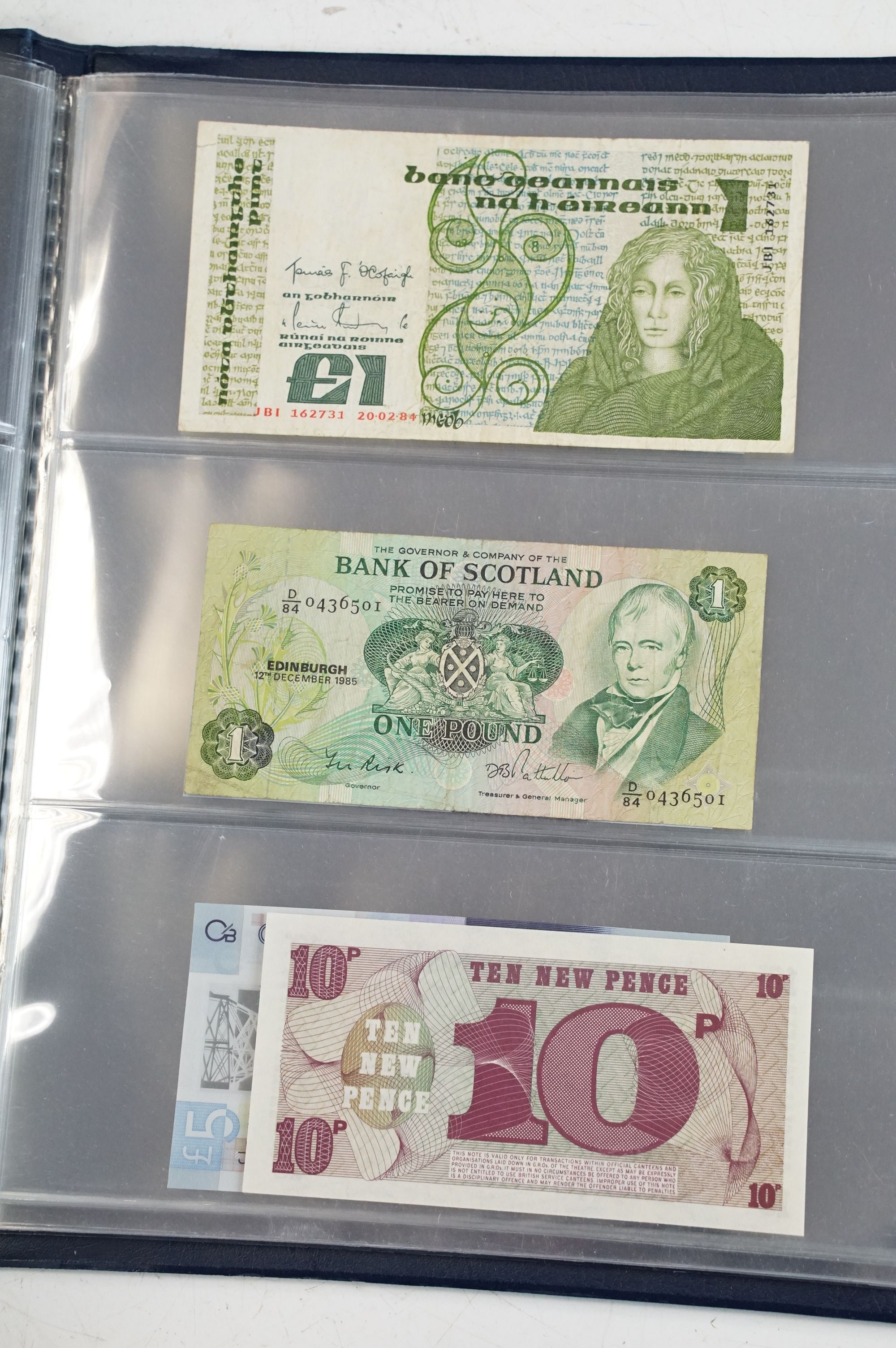A collection of United Kingdom and Irish circulated and uncirculated banknotes of various - Bild 8 aus 9