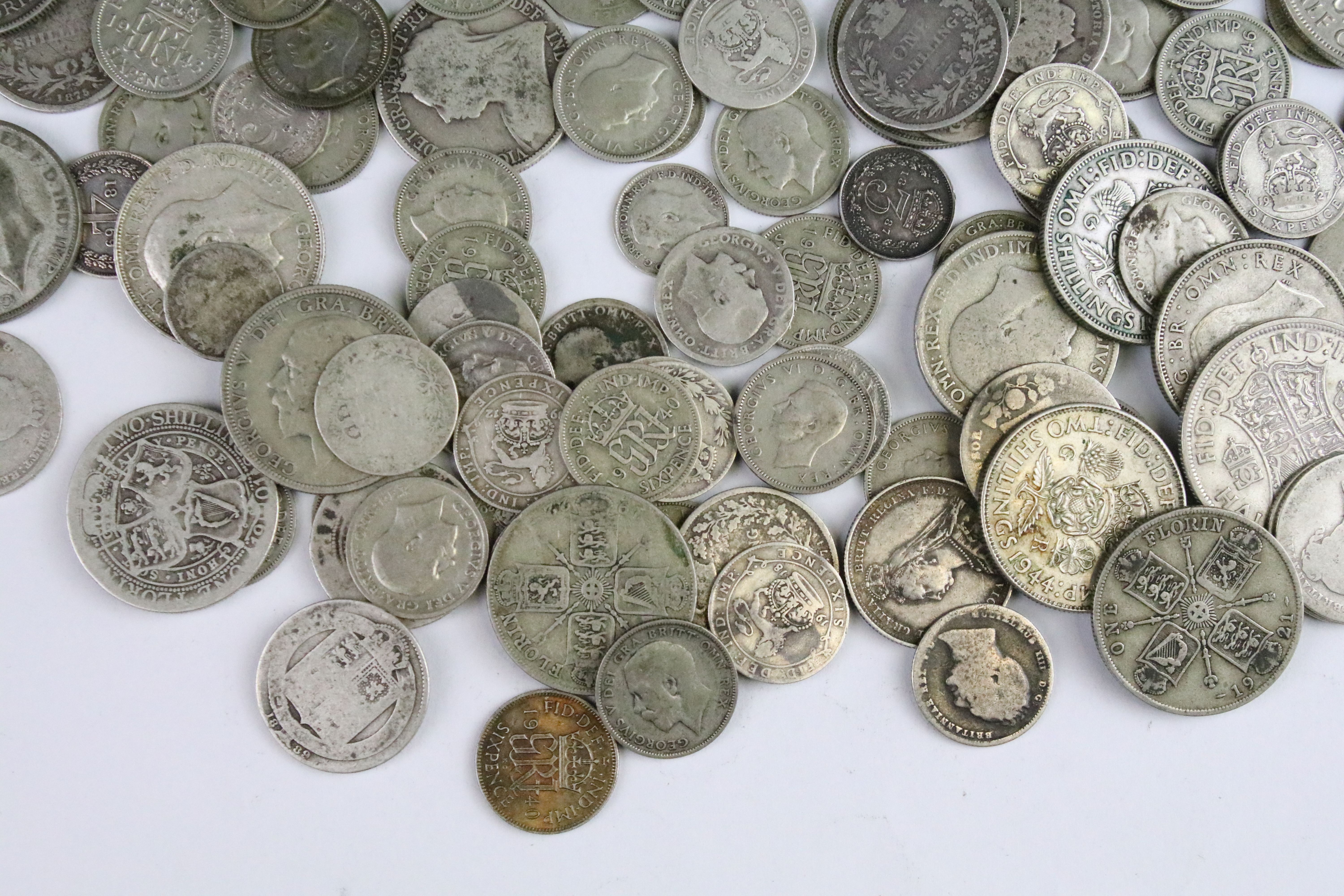 A collection of British pre decimal pre 1947 and pre 1920 silver coins to include a good selection - Image 3 of 8