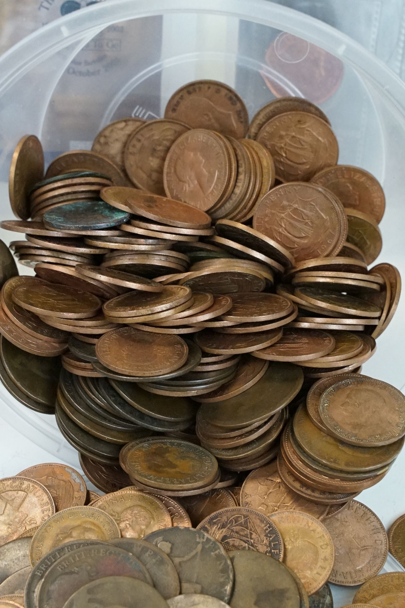 A good collection of mainly British pre decimal coins within a collectors album together with - Bild 3 aus 18