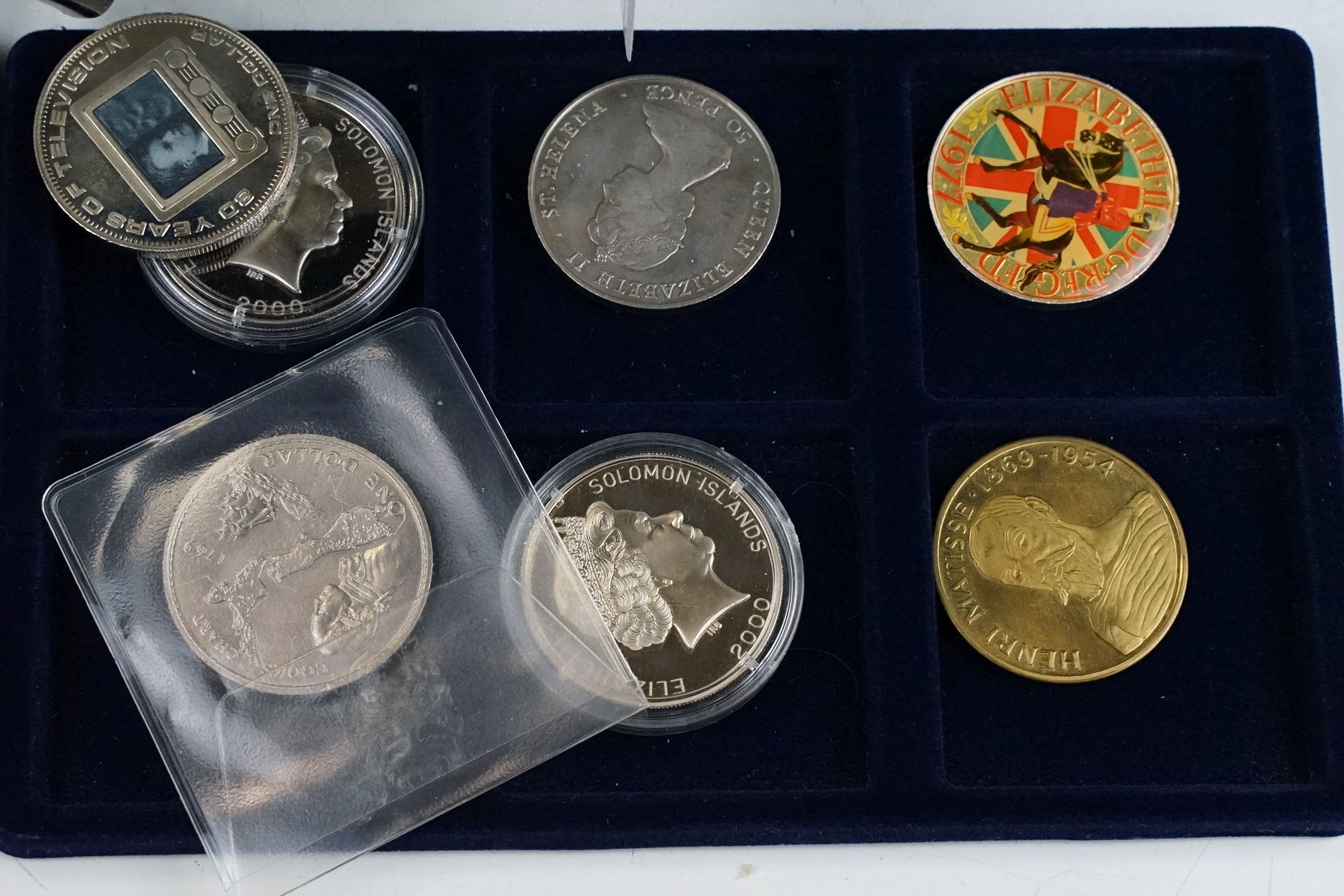 A collection of British and World circulated coins together with a selection of collectors coins - Bild 2 aus 9