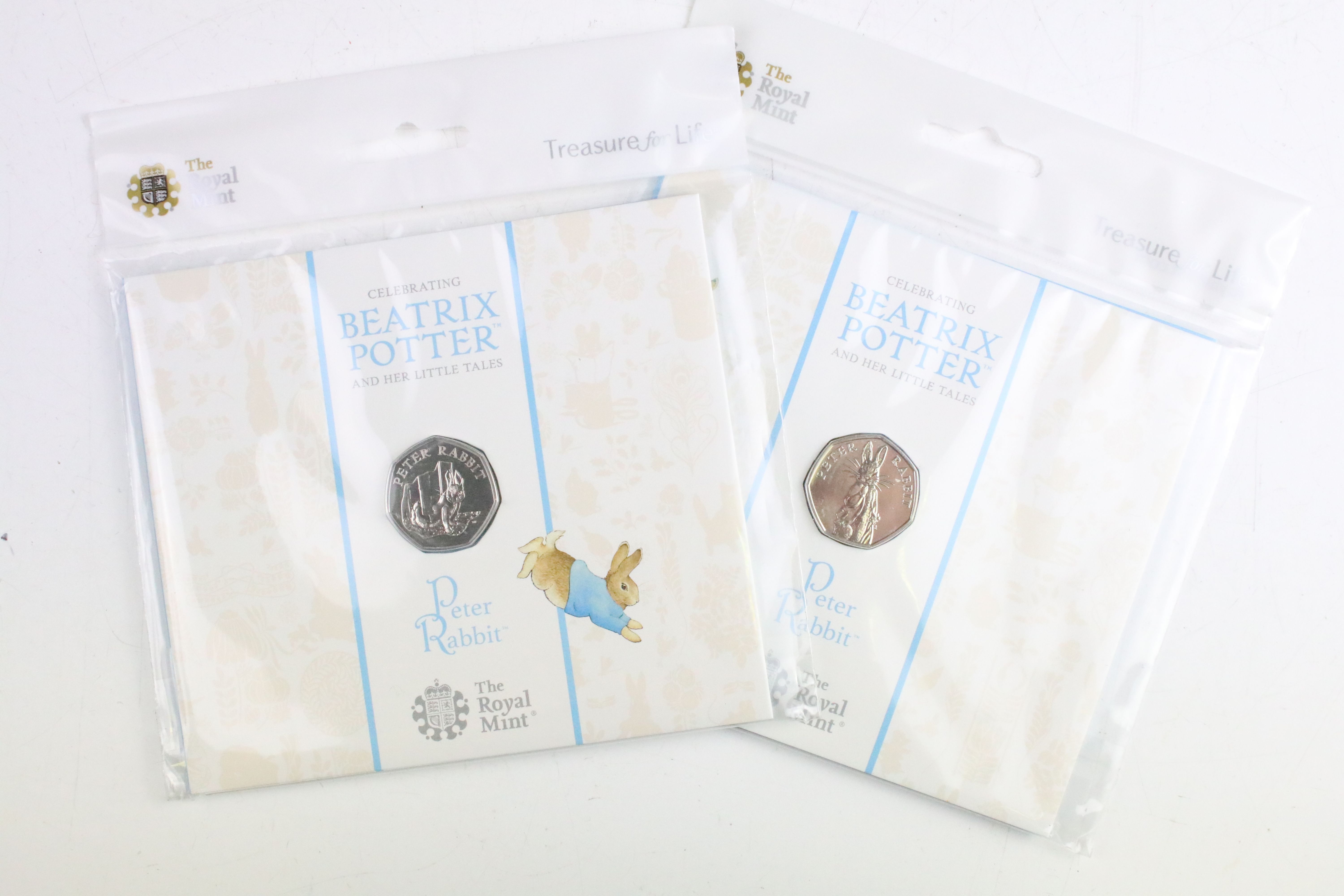 A collection of uncirculated and proof like coins to include the Royal Mint 2022 year set, Beatrix - Image 9 of 15