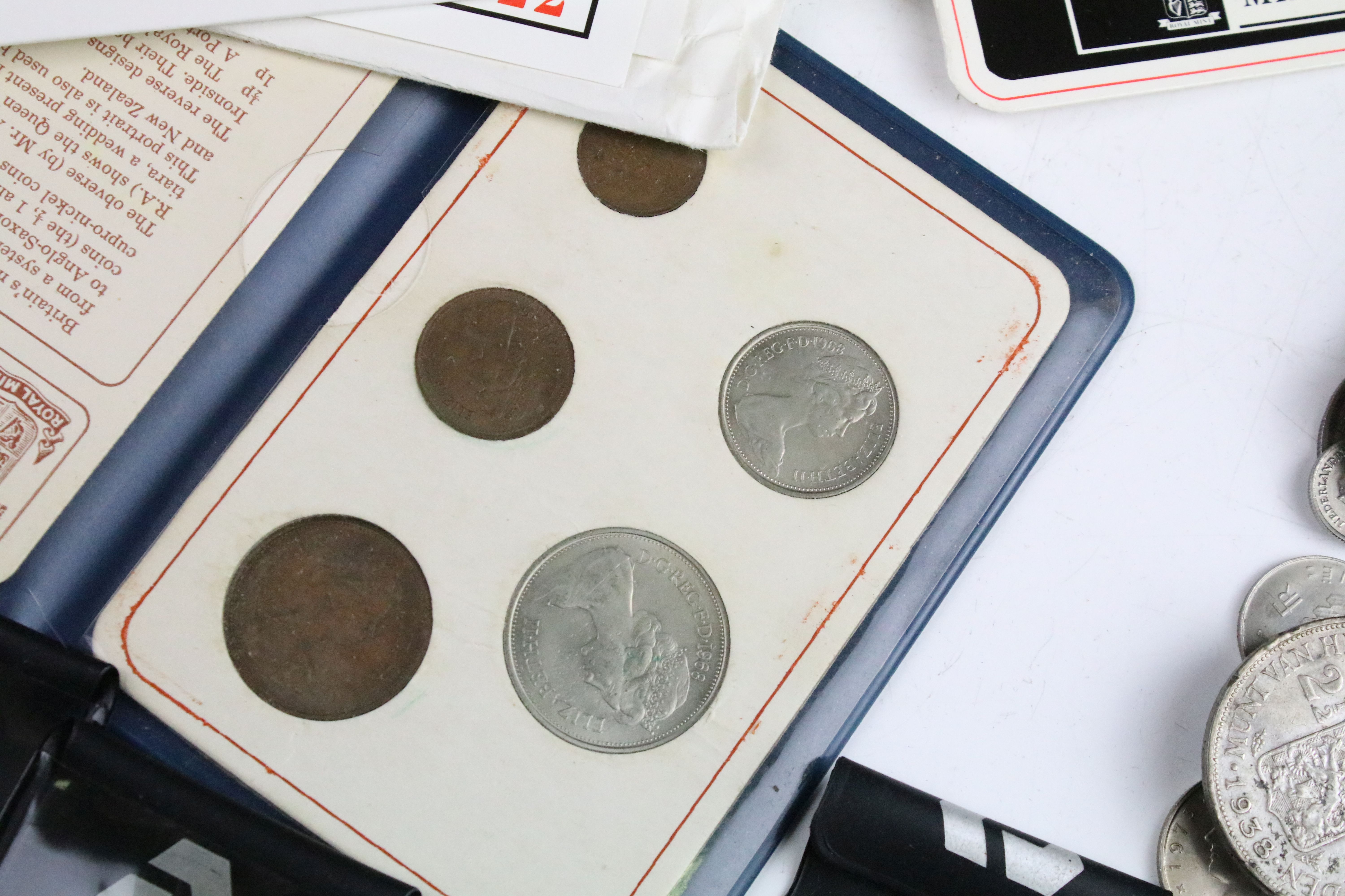 A collection of British commemorative crown coins together with a collection of British pre - Image 7 of 11