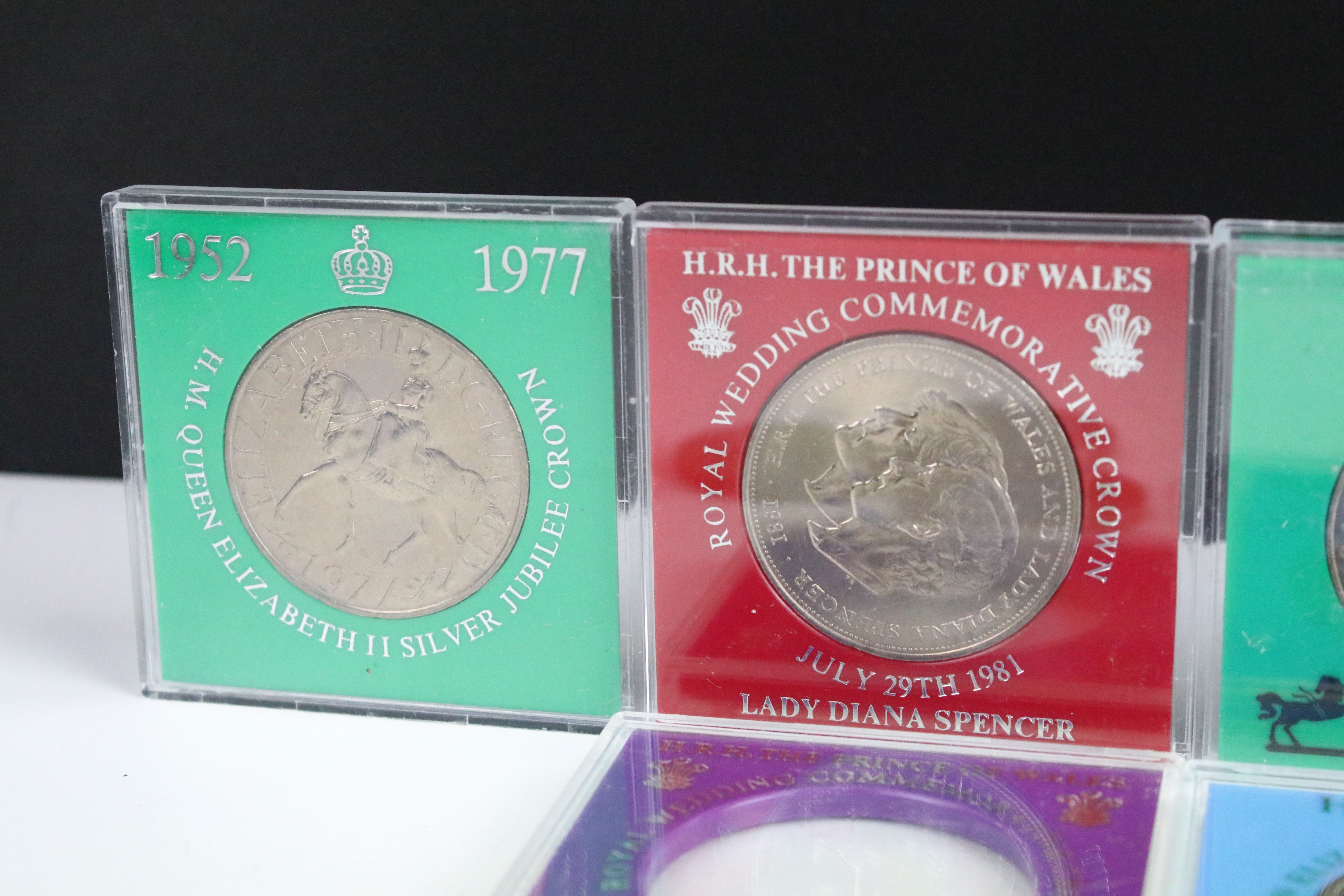 A small collection of British uncirculated commemorative crowns together with a selection of pre - Image 10 of 12