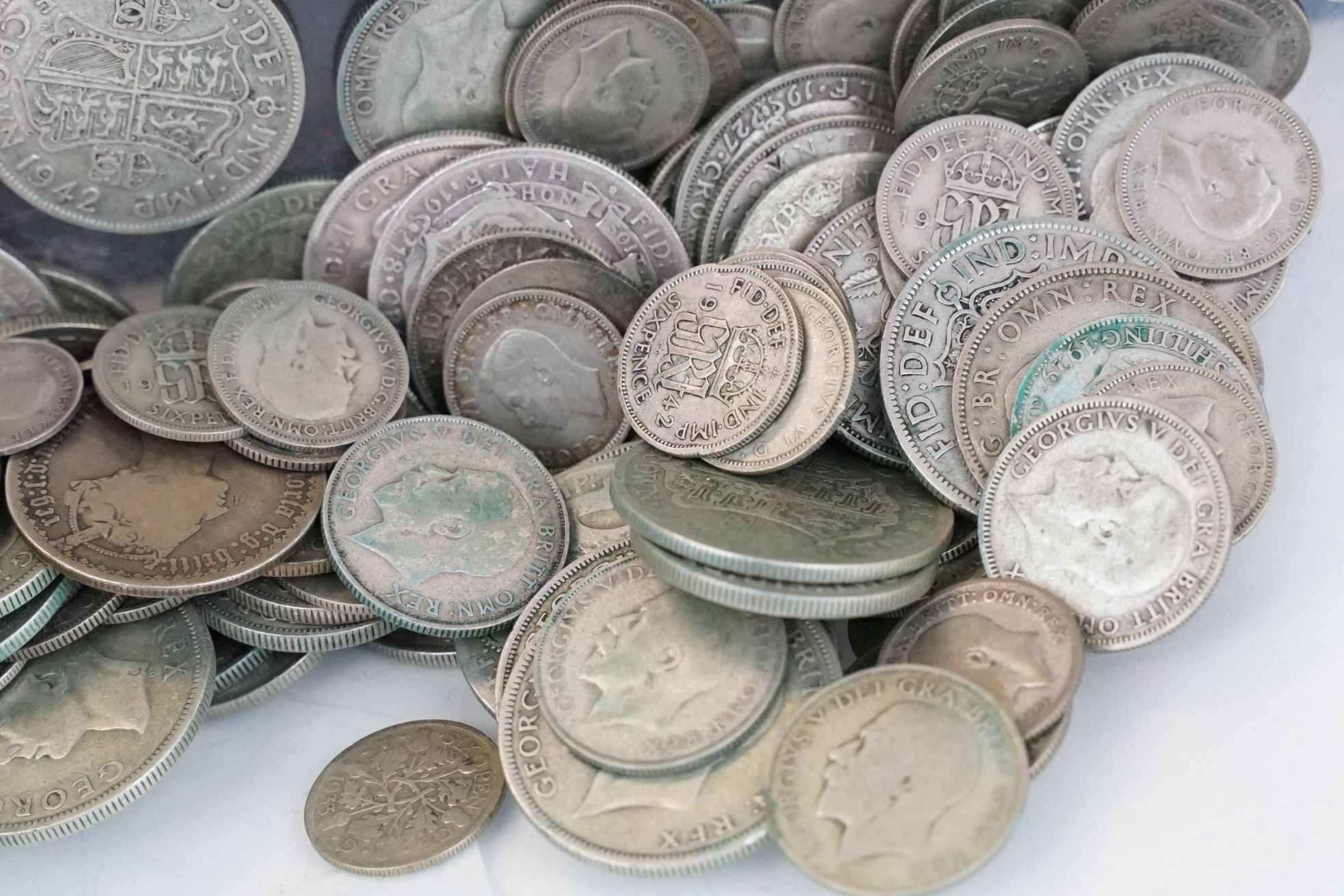 A collection of British pre decimal circulated silver coins to include pre 1947 and pre 1920 - Bild 3 aus 4