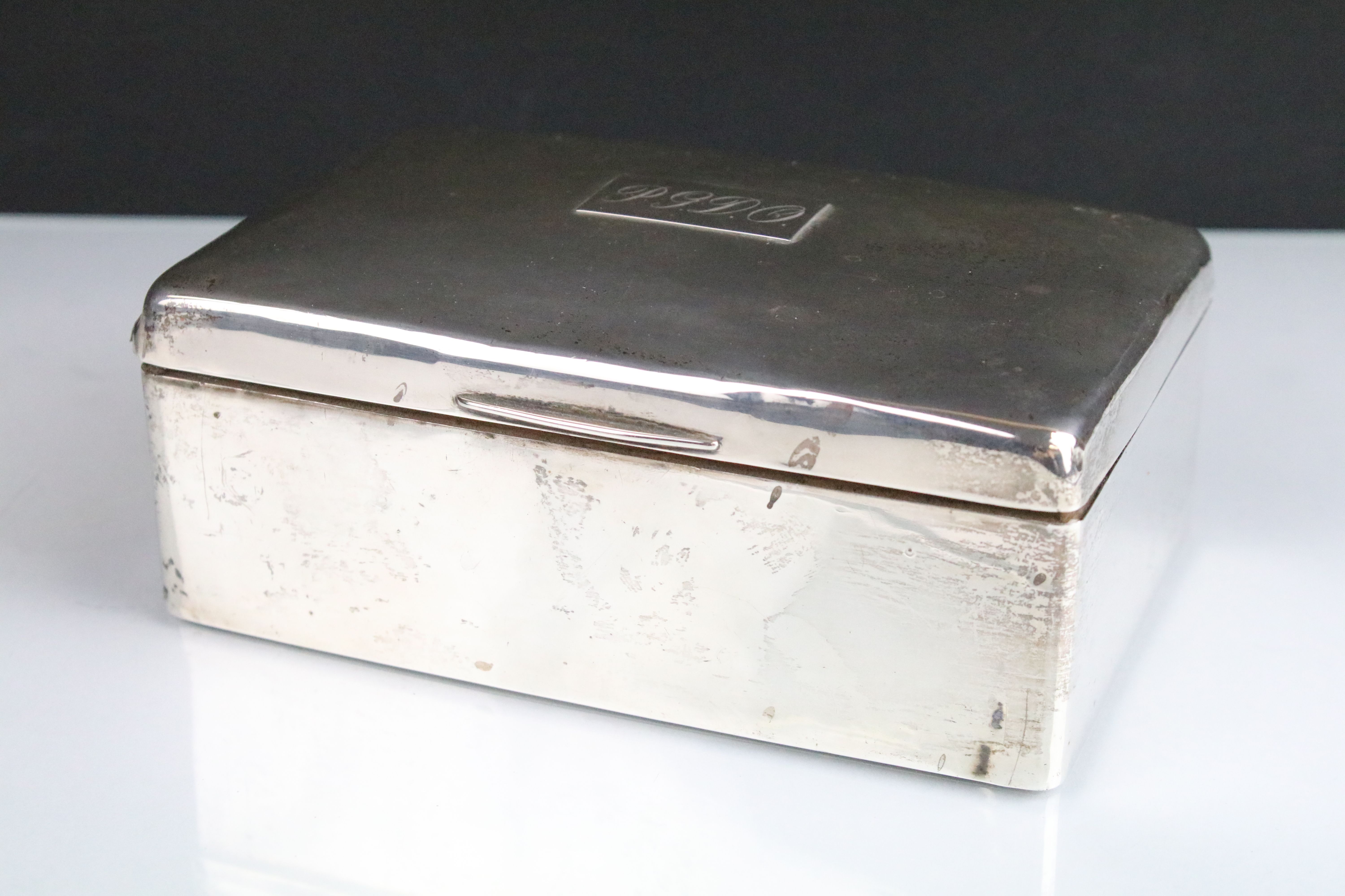 1920s silver hallmarked desk top box with initial panel to lid (hallmarked Birmingham 1921) - Bild 7 aus 9