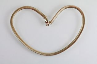 9ct gold hallmarked flat snake link necklace chain with lobster clasp. Hallmarked Birmingham to jump