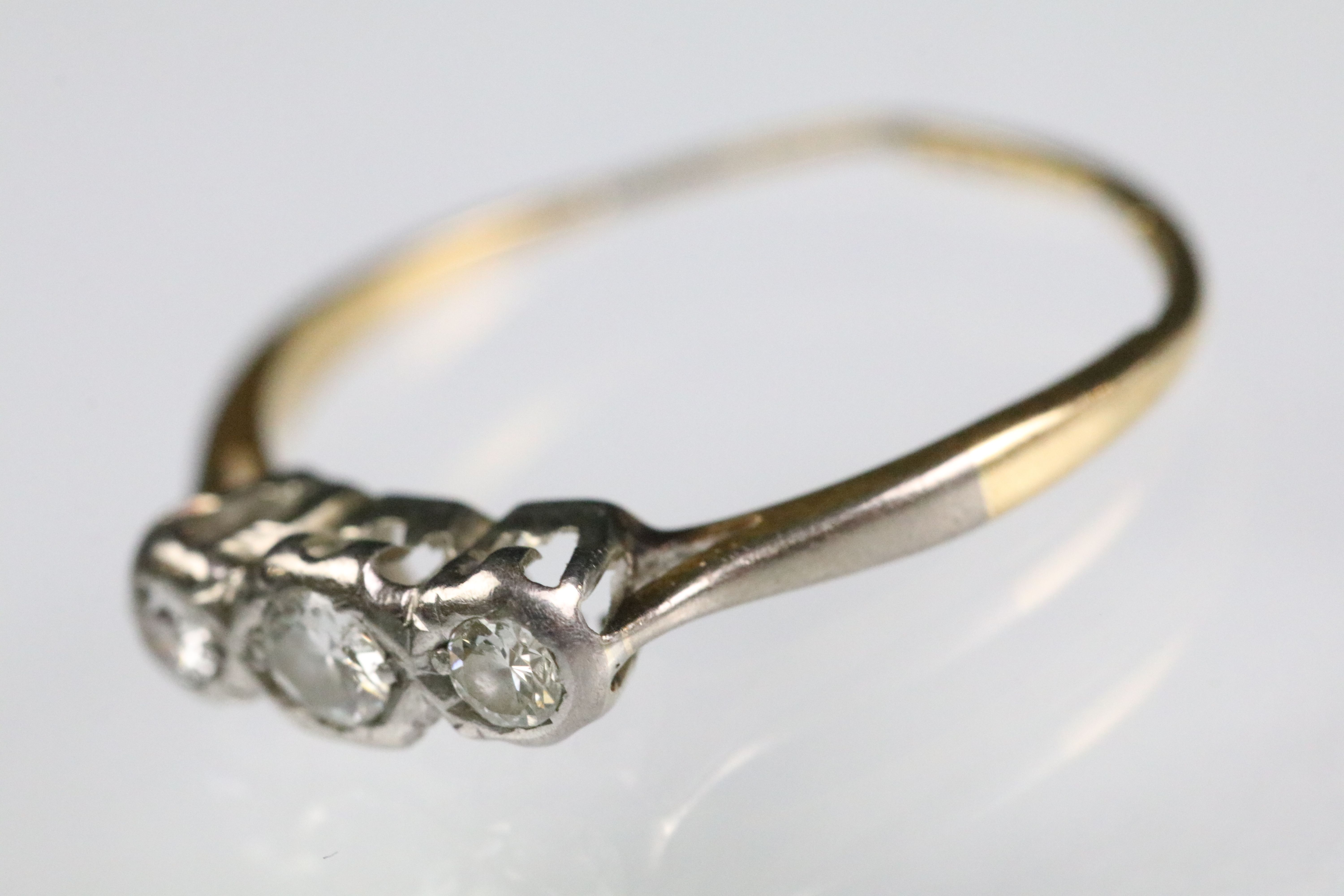 Early 20th Century gold diamond three stone ring (marked 18ct and plat, size J.5), together with a - Bild 2 aus 11