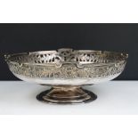 Walker and Hall 1920s silver hallmarked tazza dish having pierced gallery sides raised on a round