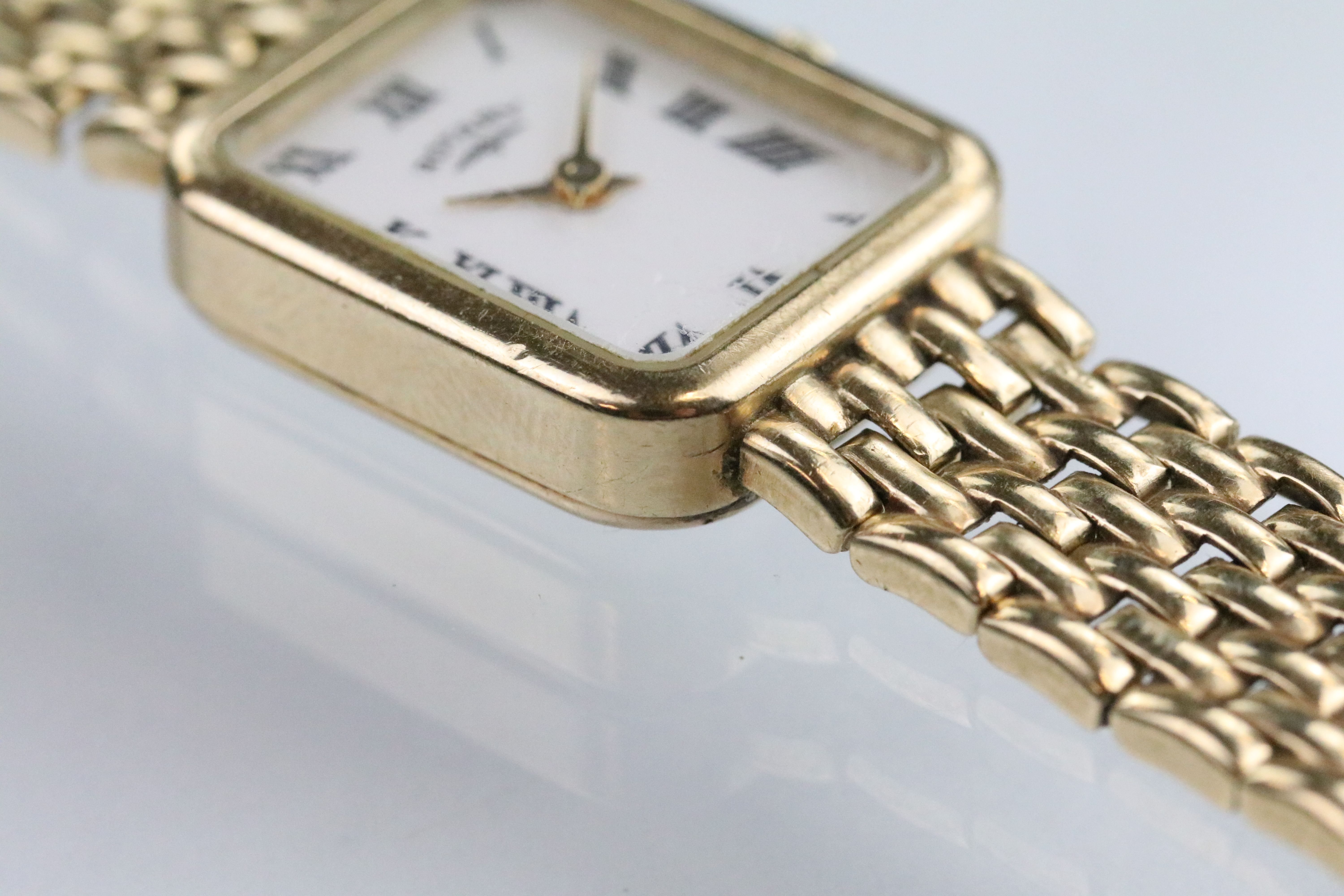 Rotary 9ct gold ladies wrist watch having a rectangular face with roman numerals to the chapter ring - Image 5 of 8