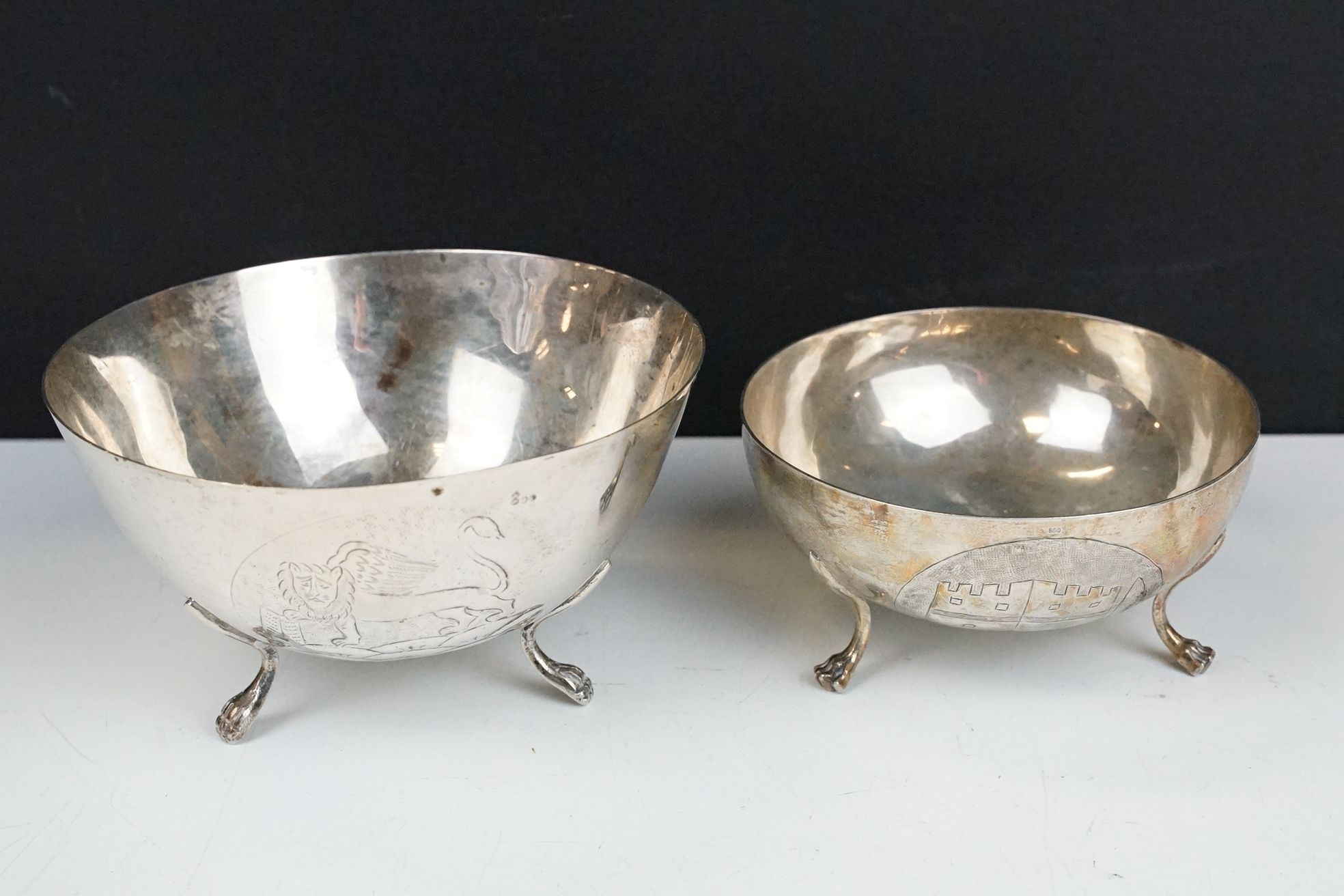Two continental silver footed bowls to include a bowl with a Venetian crest engraved to front raised - Image 2 of 6