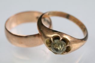Two 9ct gold rings to include a Victorian cushion cut paste ring with a buttercup setting (