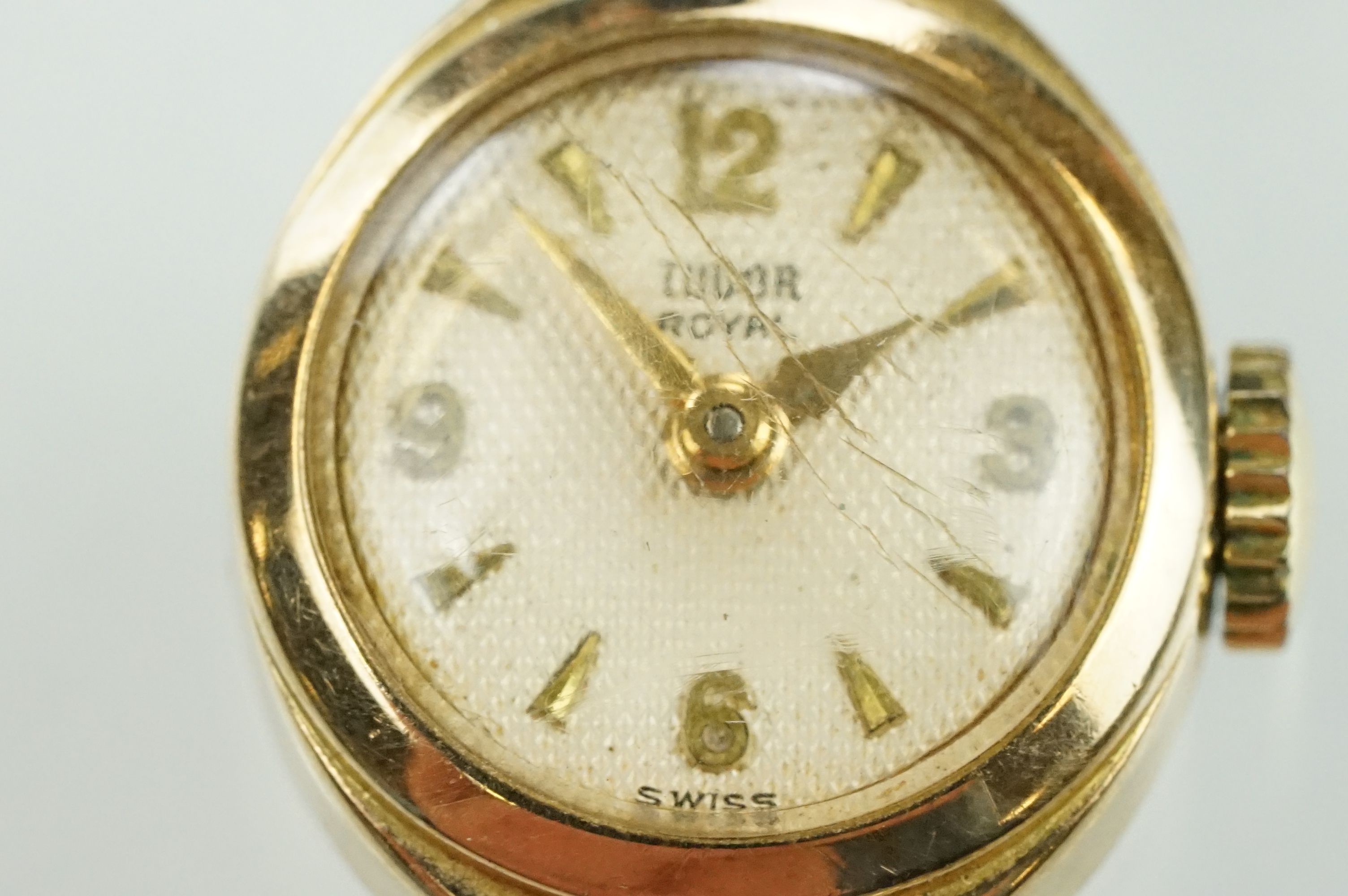 9ct Tudor Royal wrist watch having a round face with baton markers to the chapter ring on a snake - Bild 3 aus 10