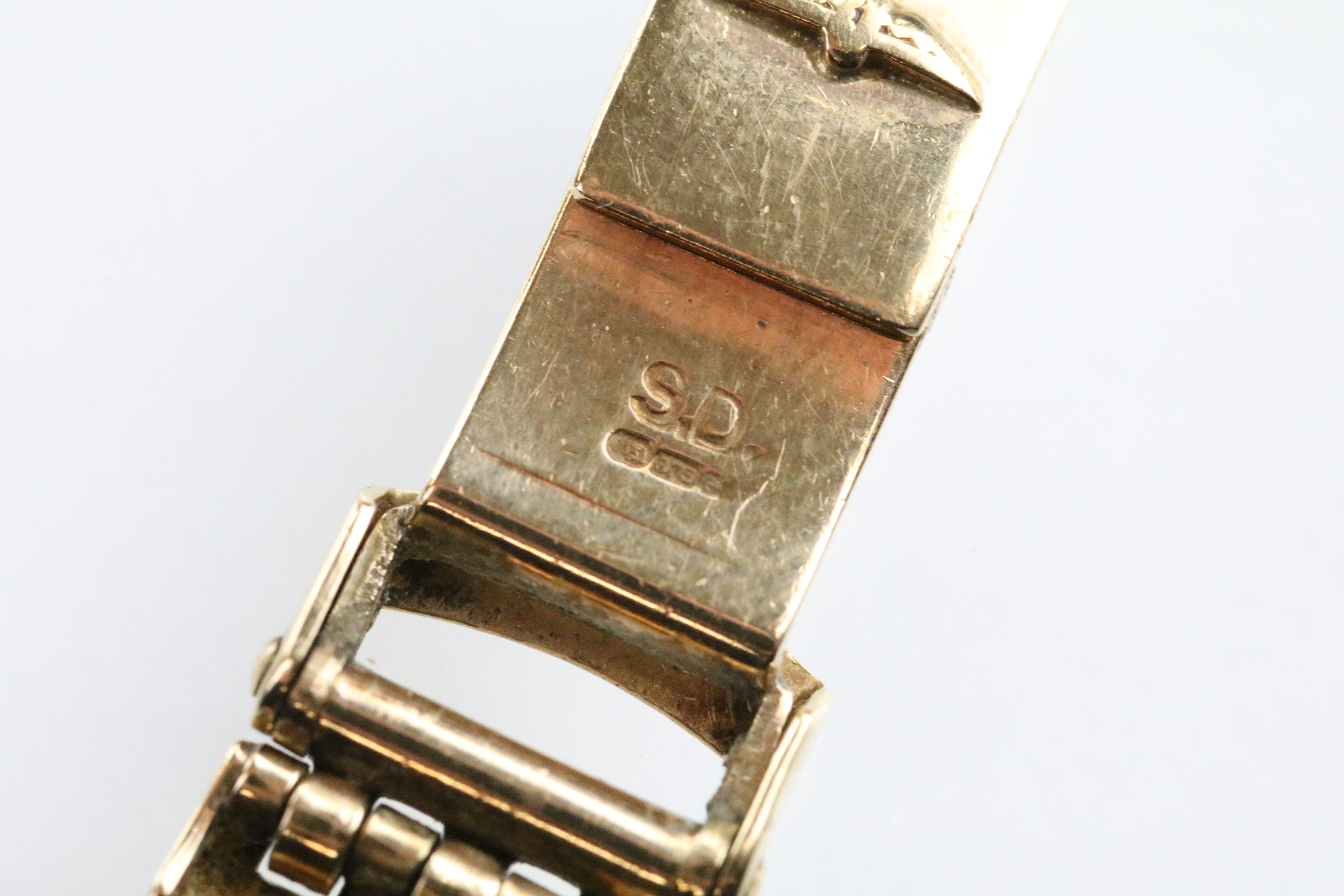 Rotary 9ct gold ladies wrist watch having a rectangular face with roman numerals to the chapter ring - Image 8 of 8