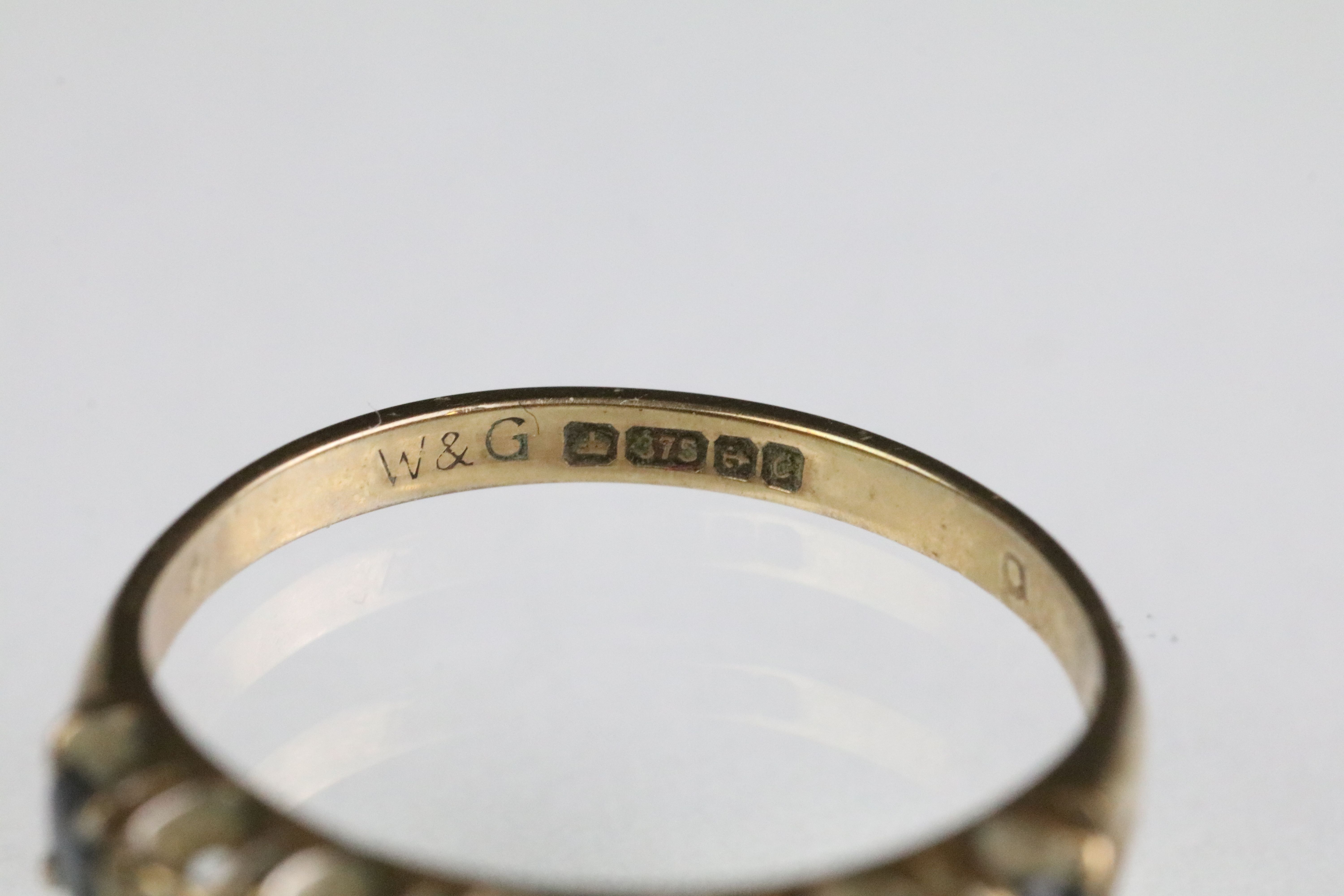 Two hallmarked 9ct gold rings to include a five stone CZ ring (hallmarked Birmingham, size N.5), - Bild 6 aus 11