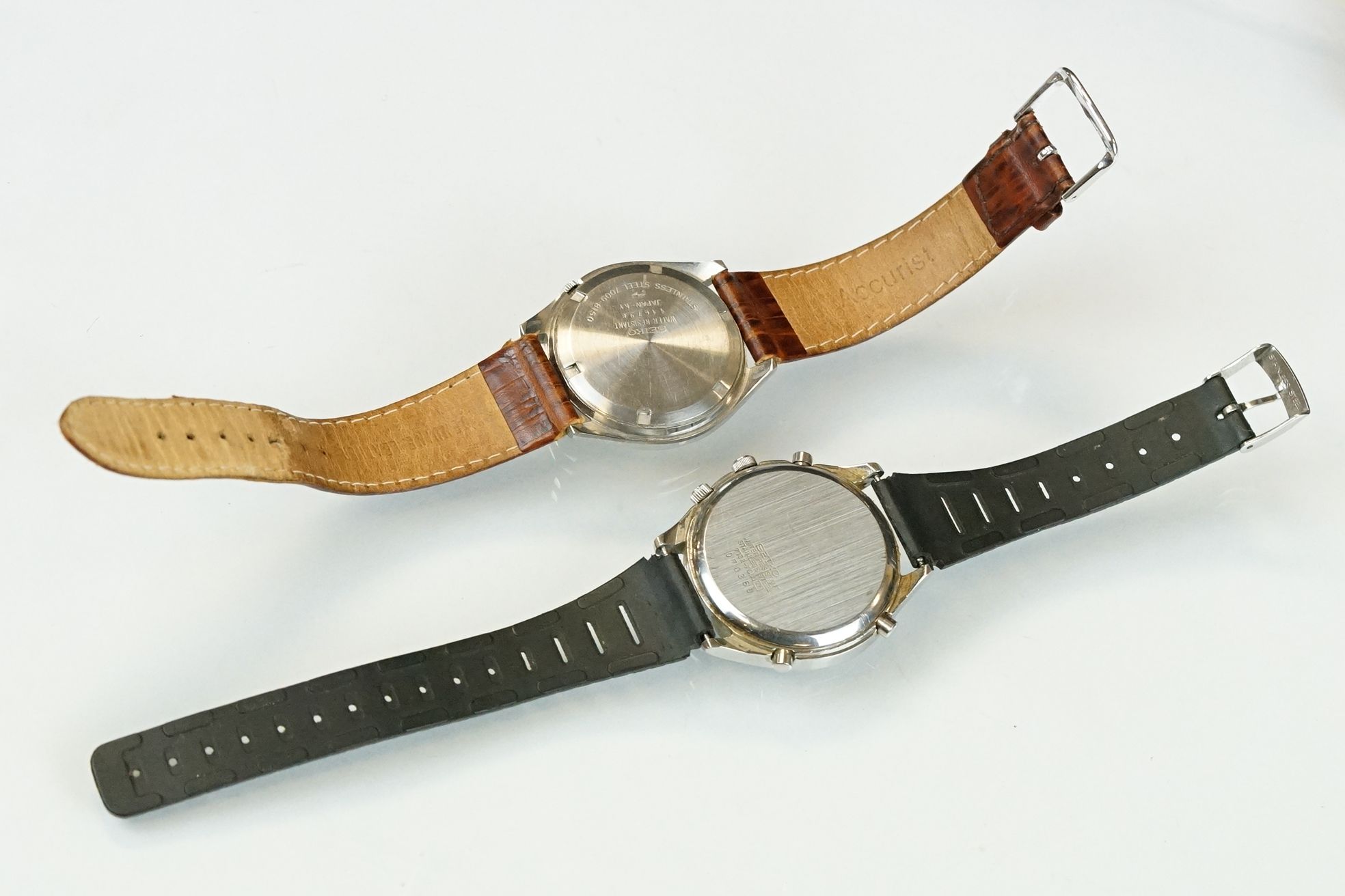 Two gents Seiko wristwatches to include a steel cased Seiko 5 automatic, day & date function to 3 - Image 17 of 17