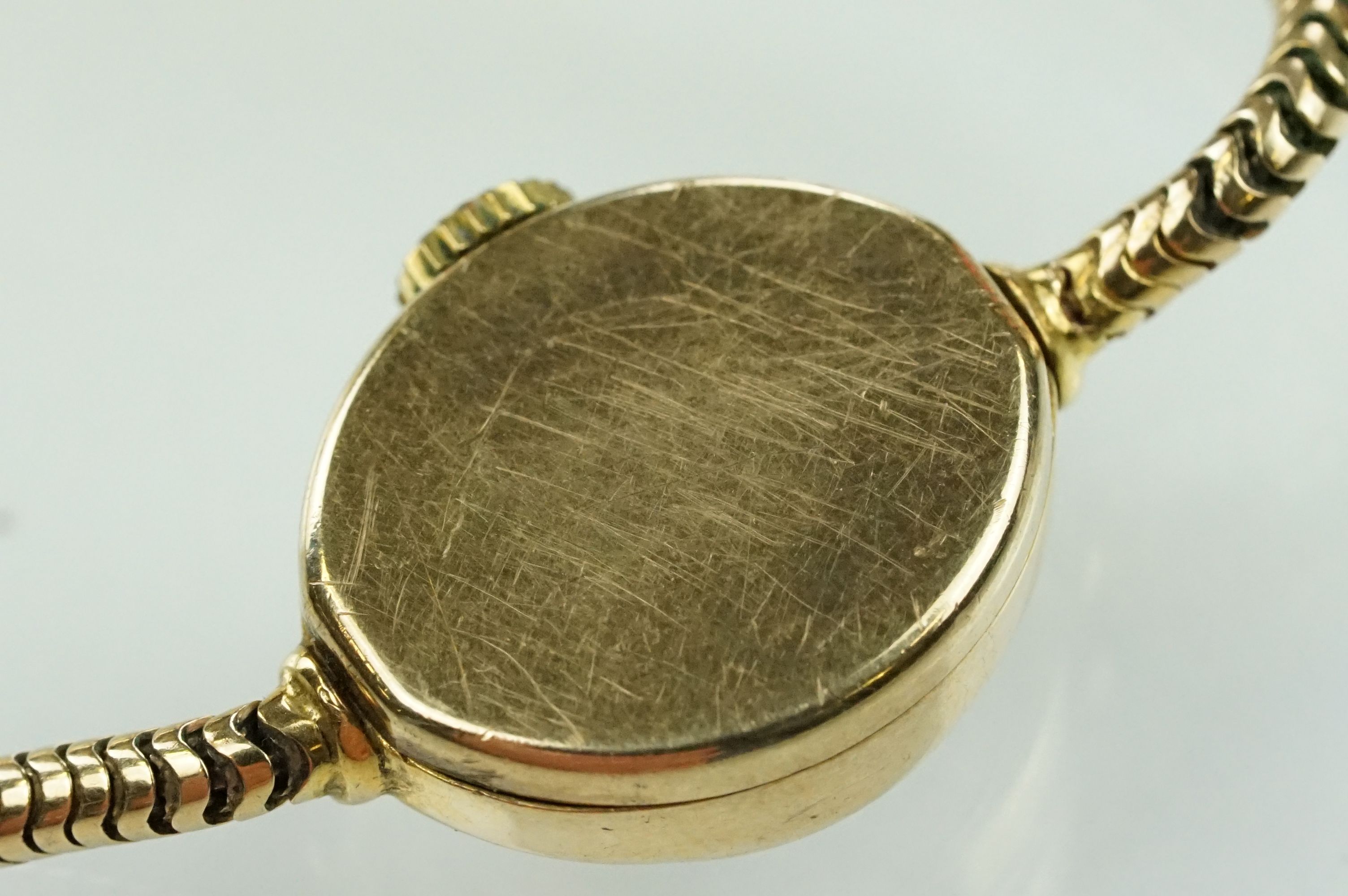 9ct Tudor Royal wrist watch having a round face with baton markers to the chapter ring on a snake - Bild 7 aus 10