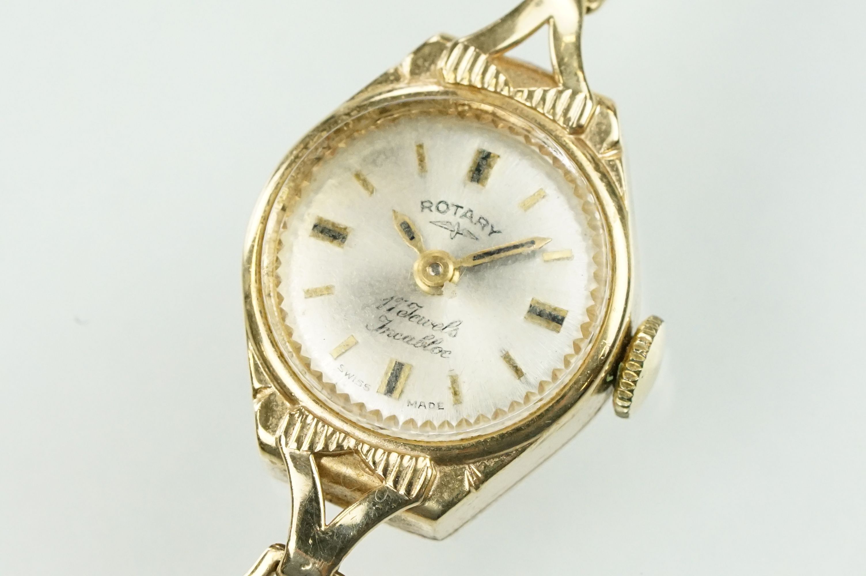 Rotary 9ct gold ladies wrist watch having a round face with baton markings to the chapter ring - Bild 2 aus 11