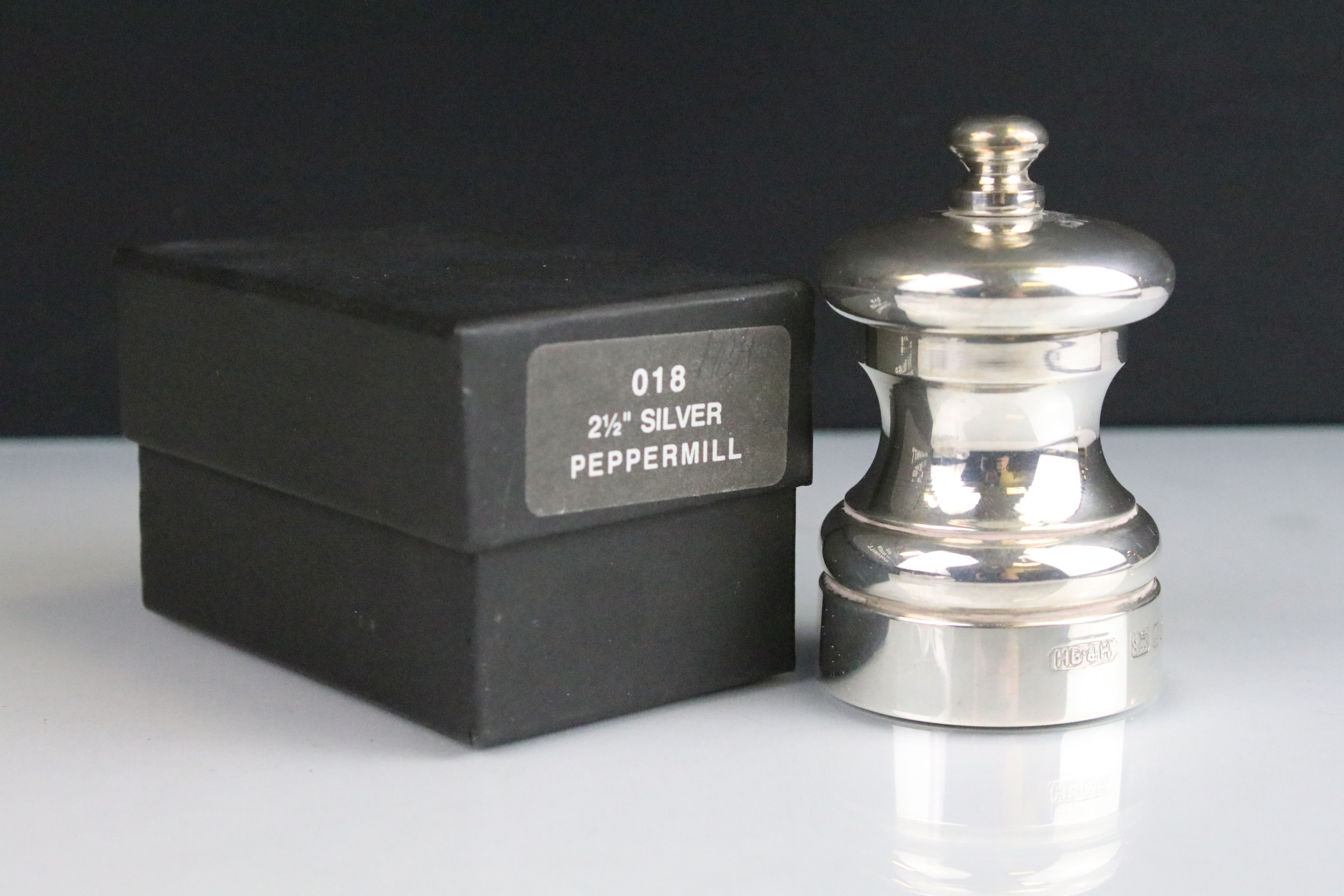 Collection of silver to include a silver pepper mill (hallmarked London 1991), a pair of Victorian - Image 10 of 11