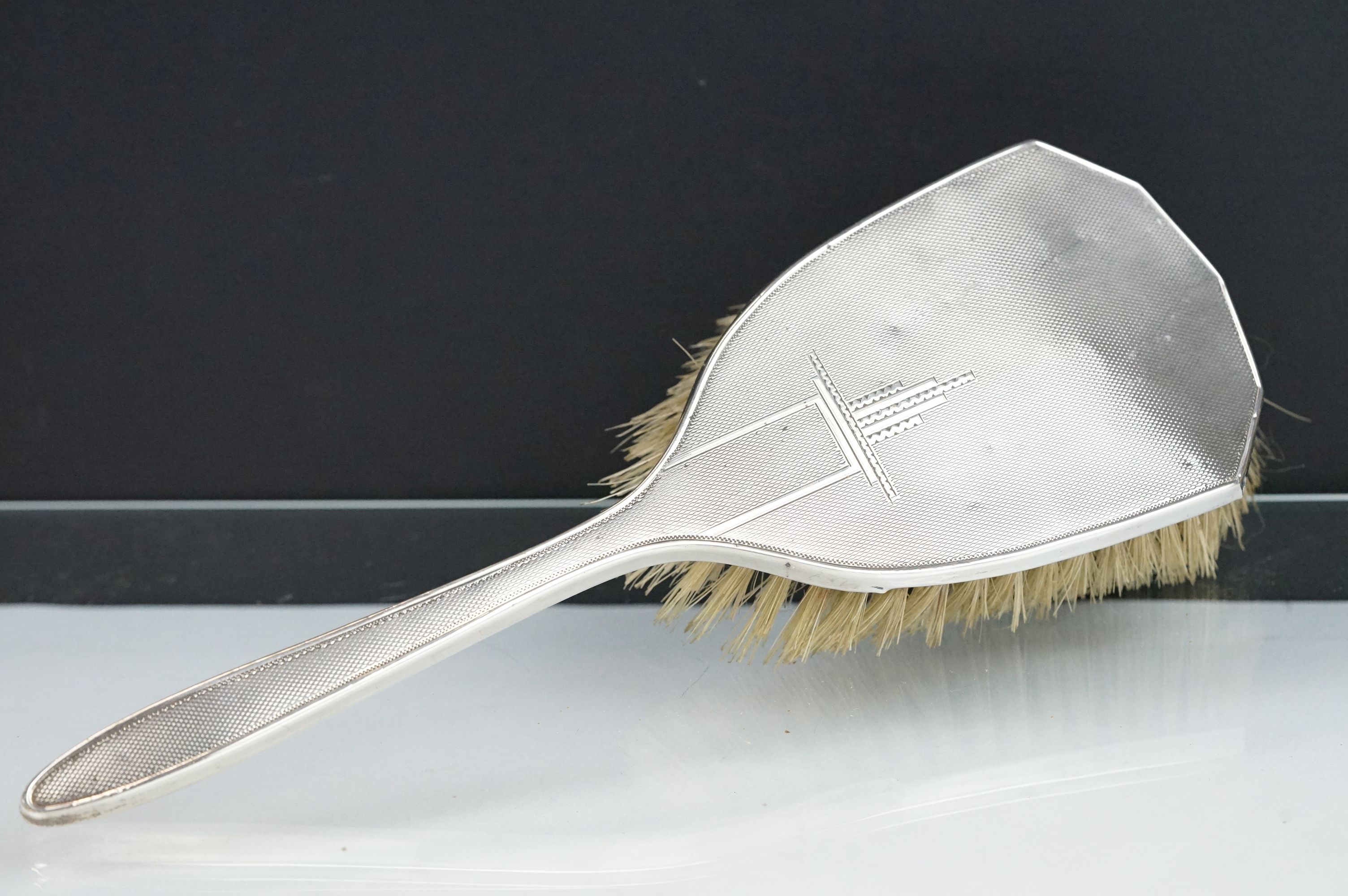 Silver hallmarked dressing table set including mirror, hair brush and clothes brush with engine - Image 9 of 17