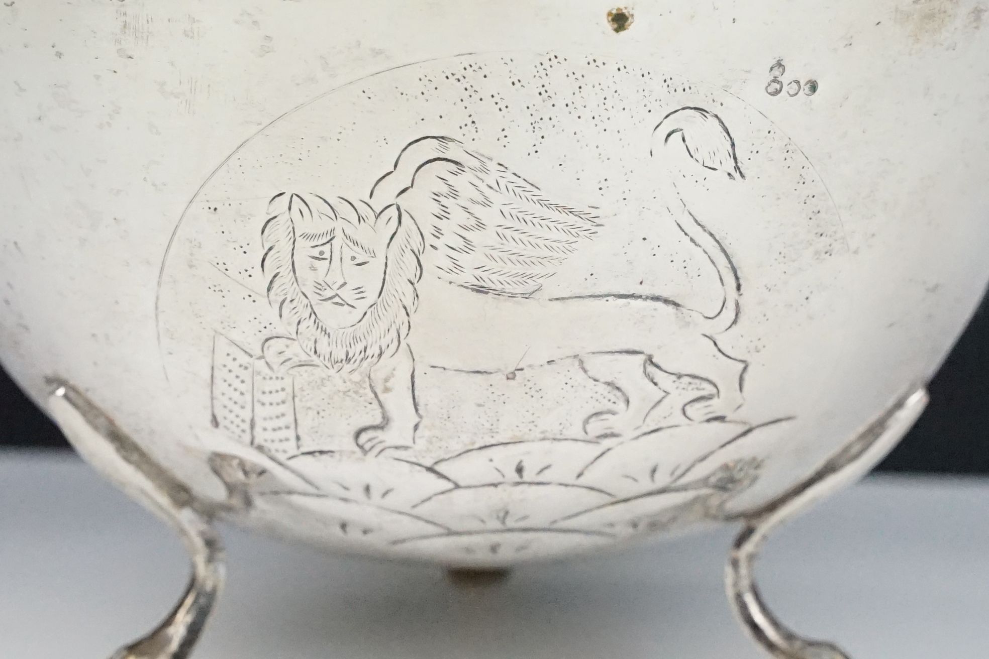 Two continental silver footed bowls to include a bowl with a Venetian crest engraved to front raised - Image 3 of 6