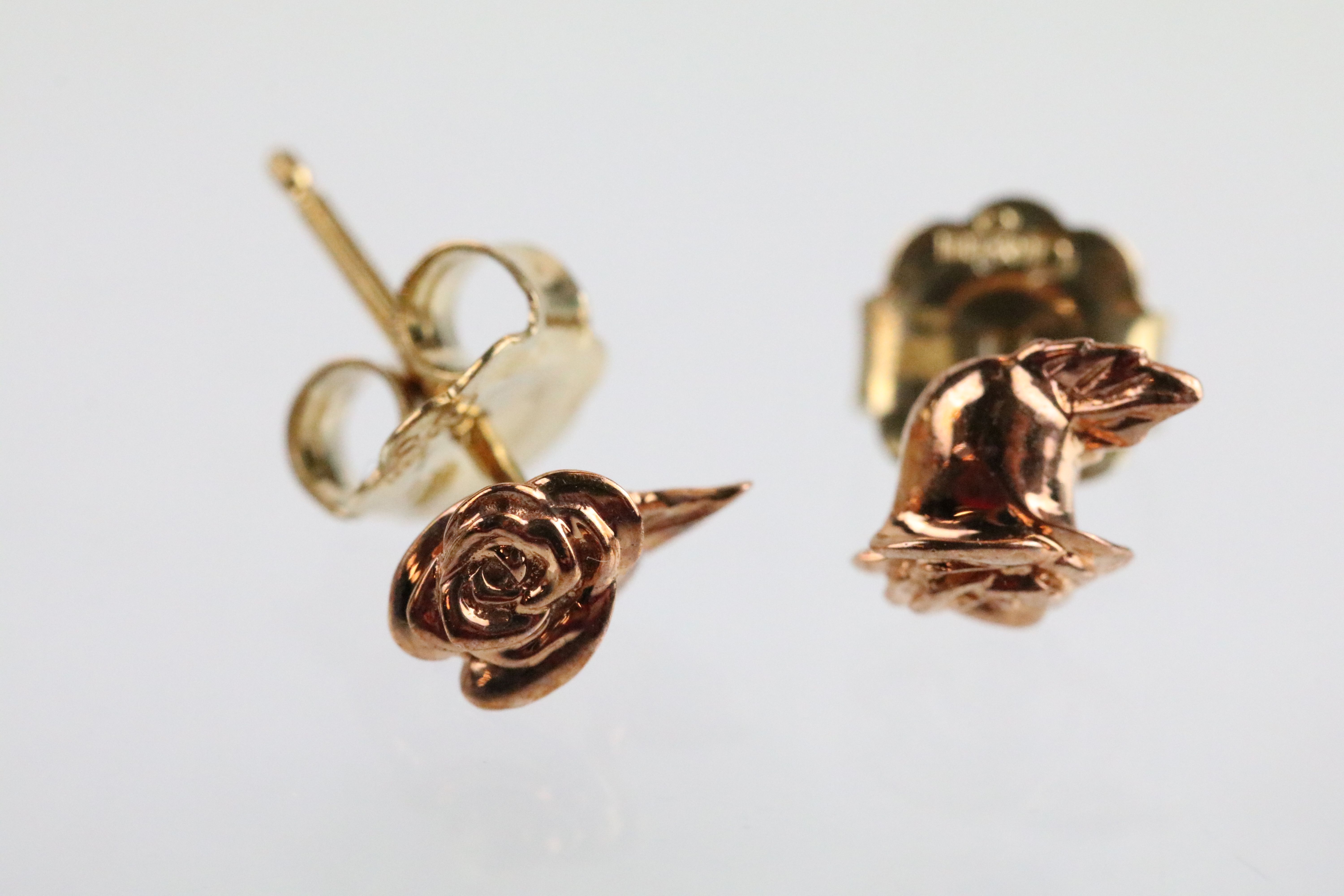 Clogau 9ct gold stud earrings in the form of roses. Complete with original packaging. Marked Clogau, - Image 3 of 3