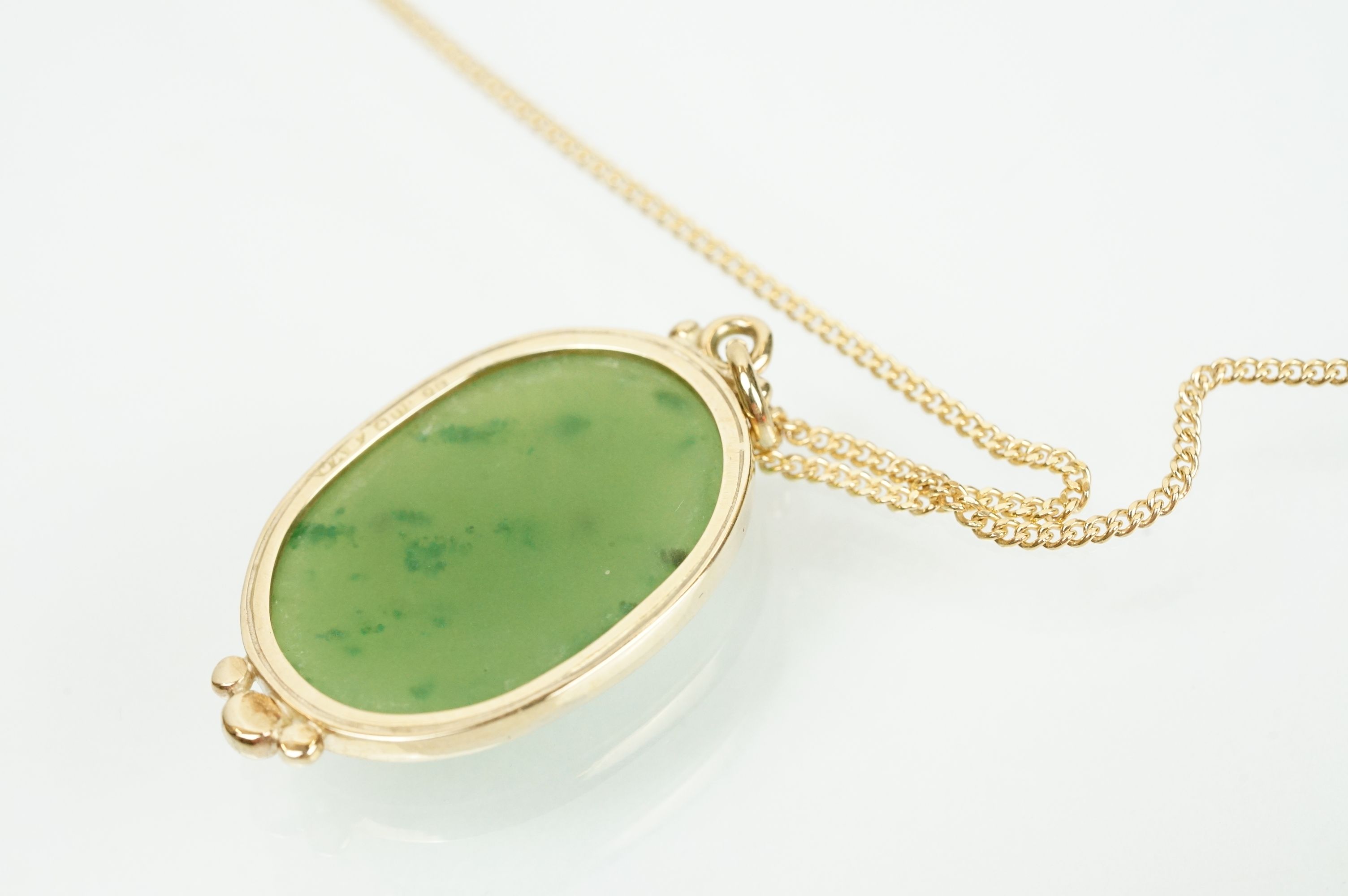 9ct gold and nephrite earrings, bracelet and pendant necklace. The bracelet set with seven - Bild 3 aus 10