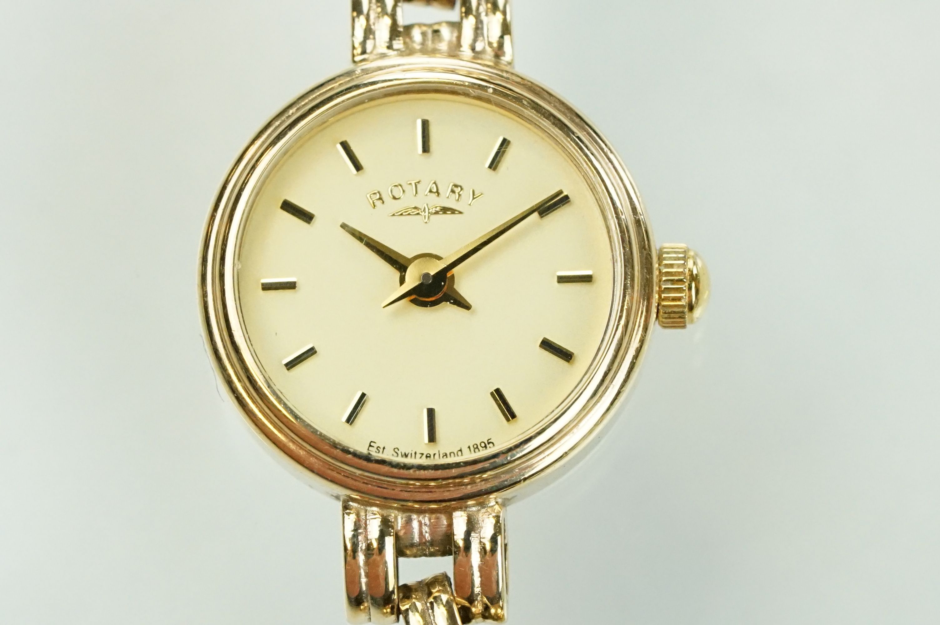 9ct gold Rotary wrist watch having a round face with baton markers to the chapter ring. Hallmarked - Image 2 of 8