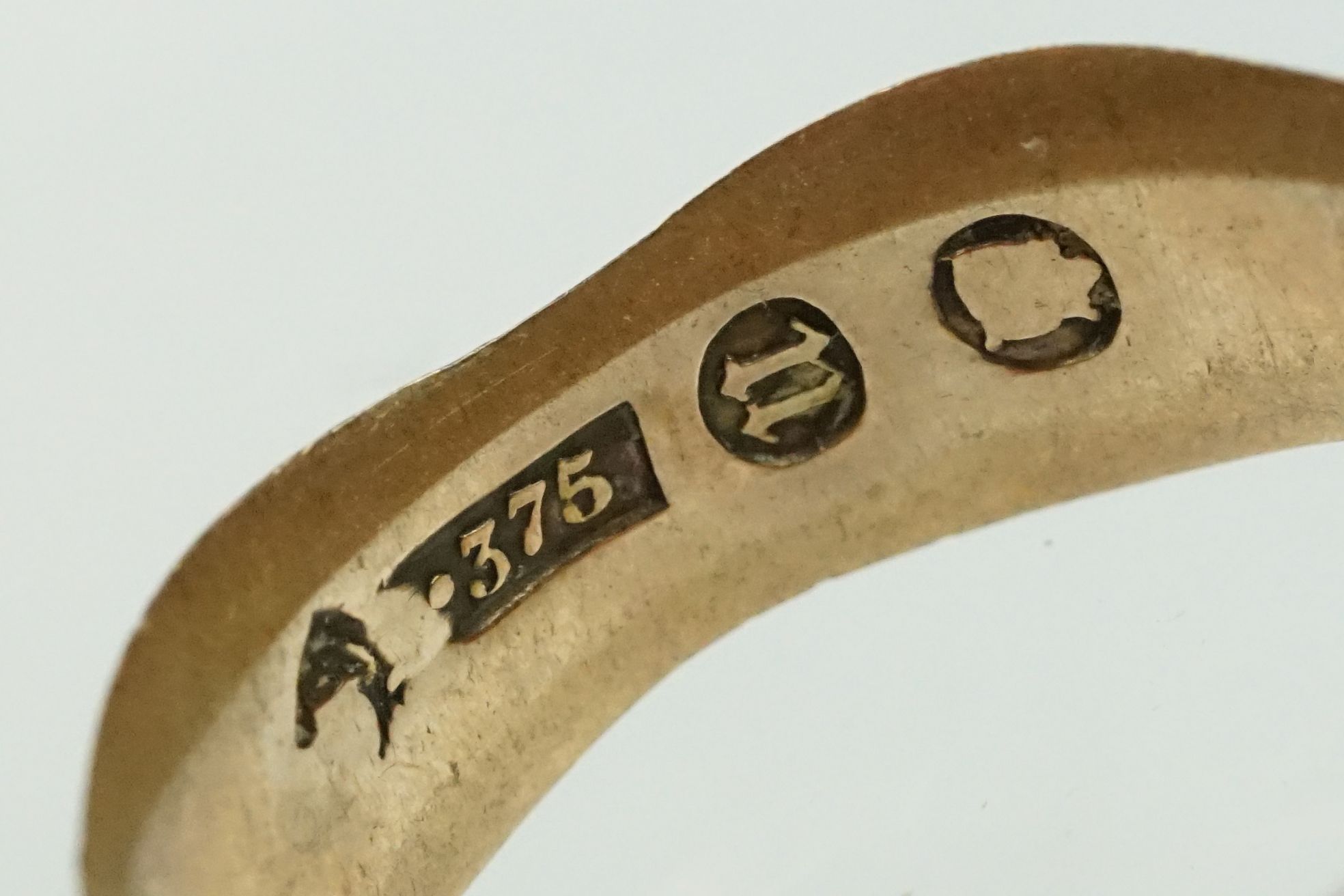 9ct gold hallmarked band ring of D form (hallmarked Birmingham 1960) together with a hallmarked - Image 4 of 8