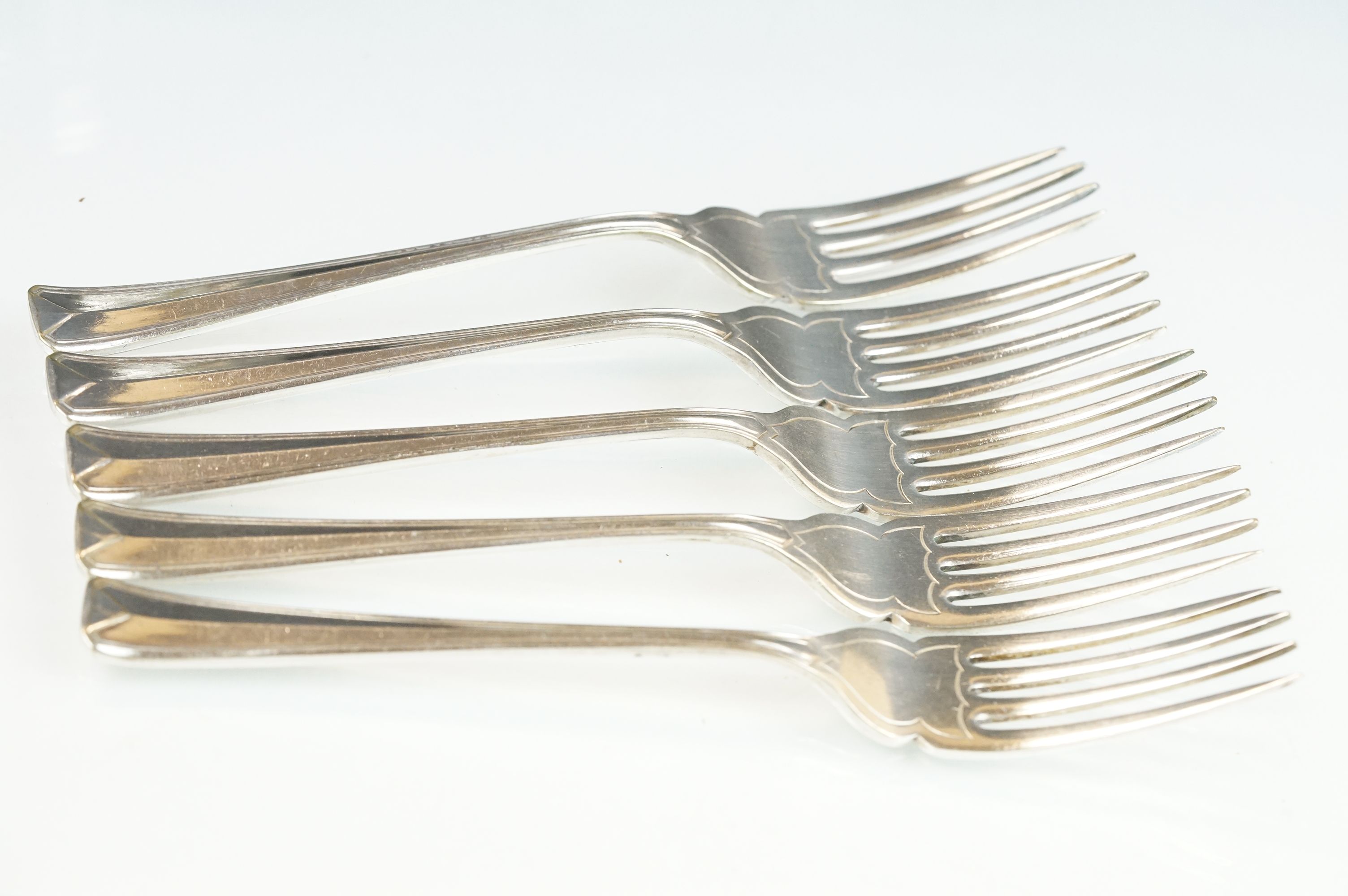 Silver hallmarked dressing table set including mirror, hair brush and clothes brush with engine - Image 2 of 17